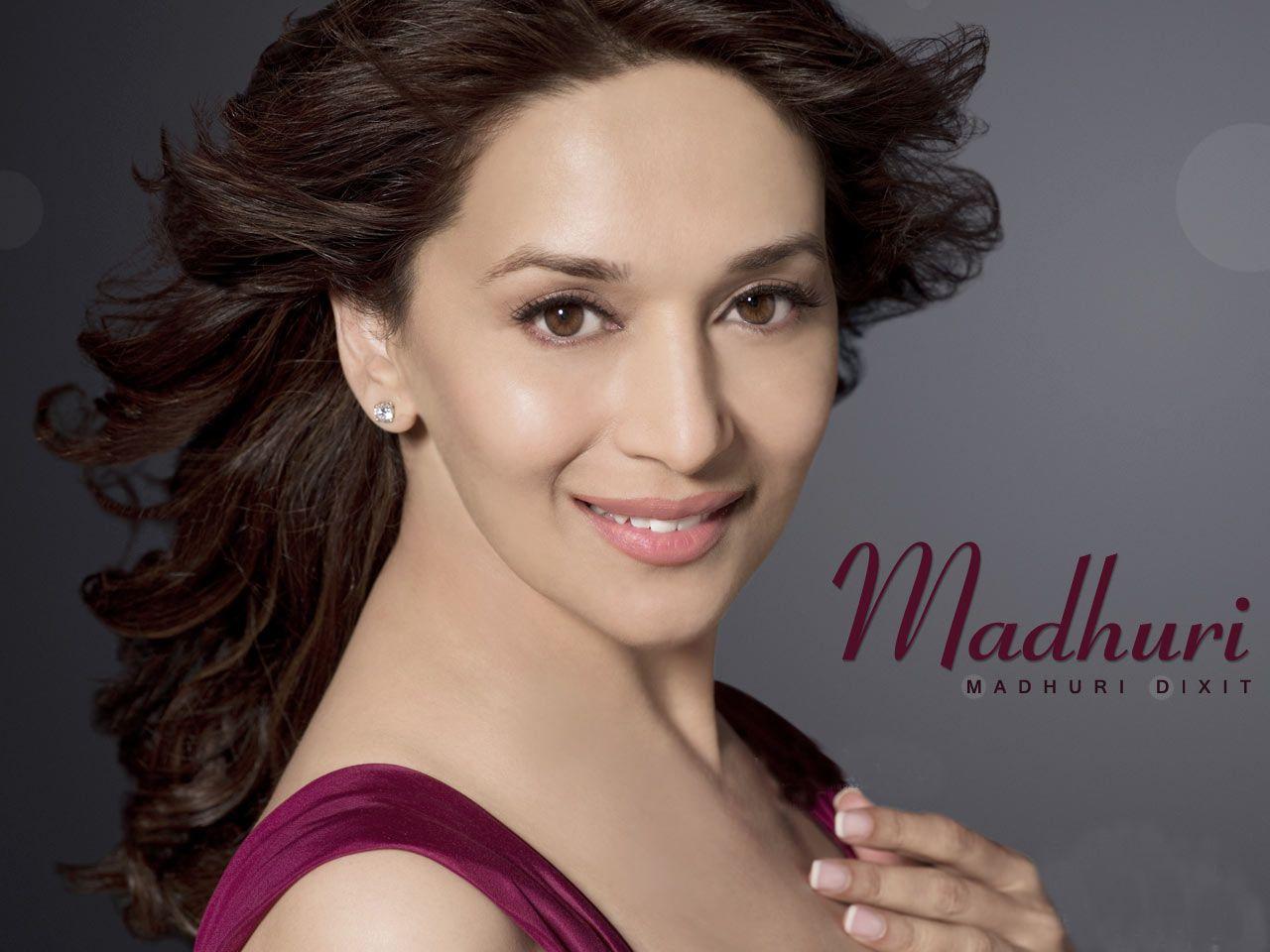 Download Latest Madhuri Dixit Hot Wallpaper For Mobile Free