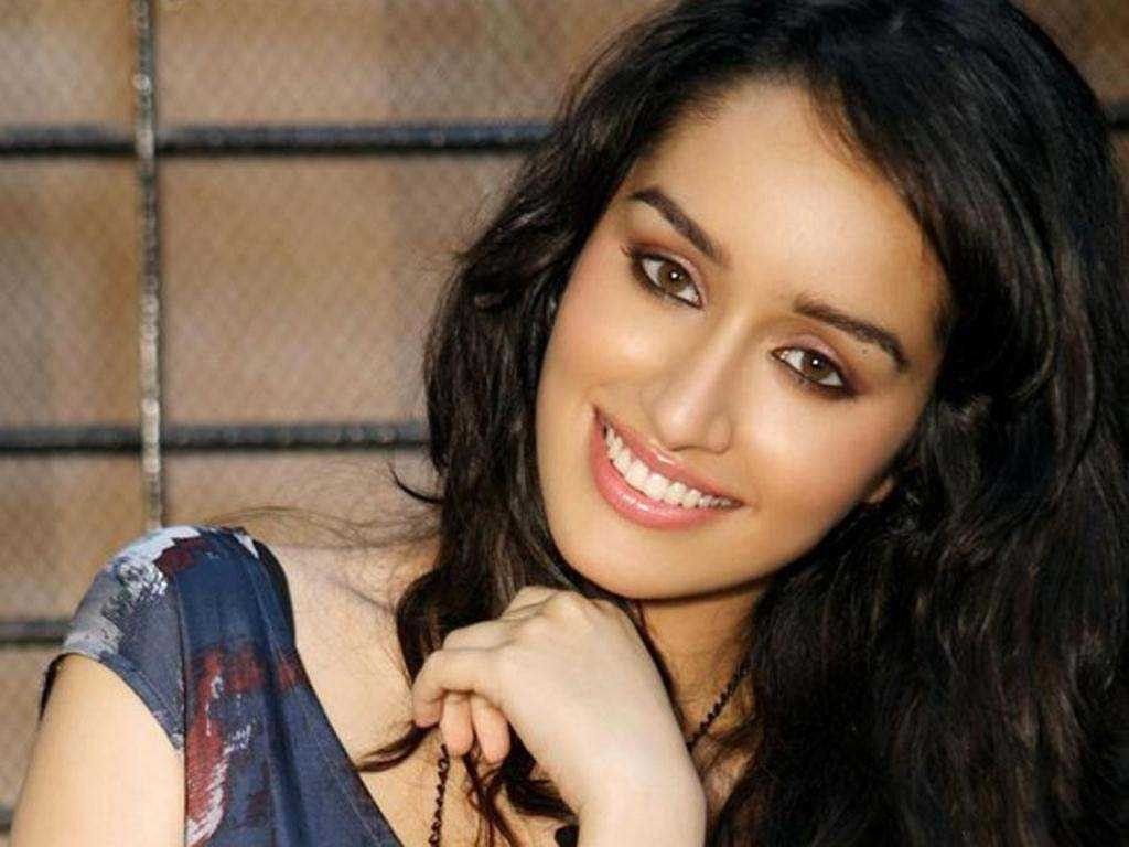 actress shraddha kapoor wallpaper