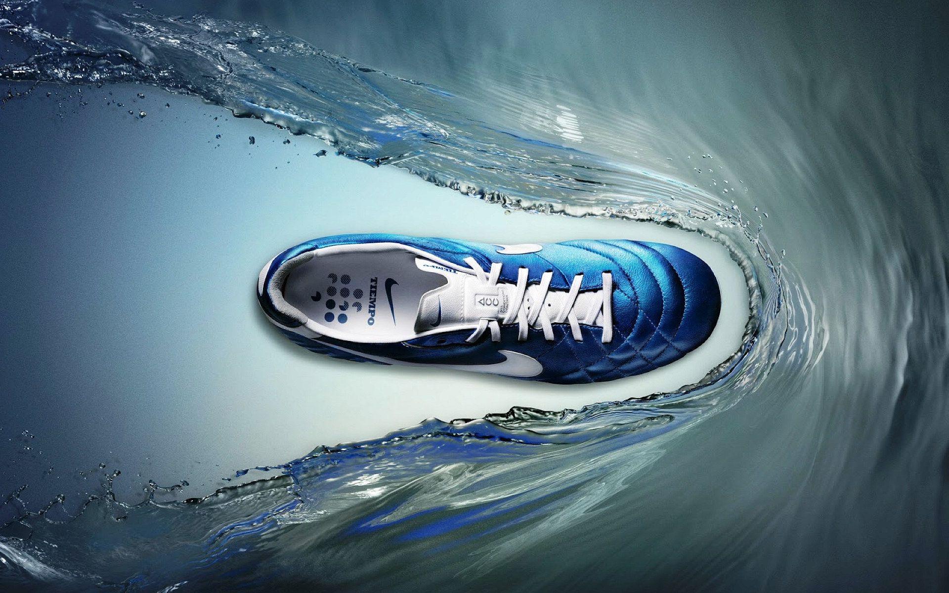 Найк море. Бутсы conditions Control Nike. Реклама кроссовок Nike. Креативная реклама кроссовок. Реклама кроссовок найк.