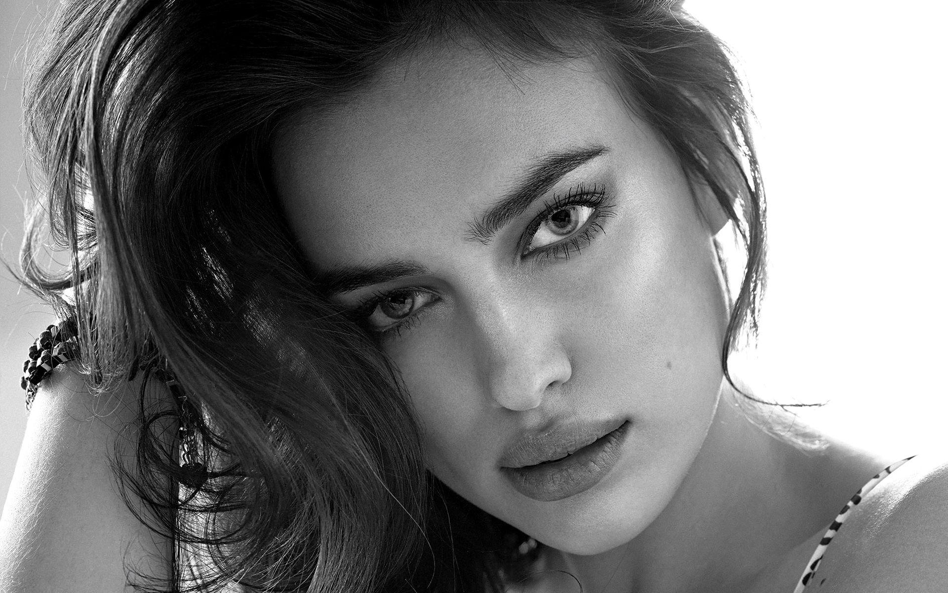 Actress Irina Shayk Wallpaper
