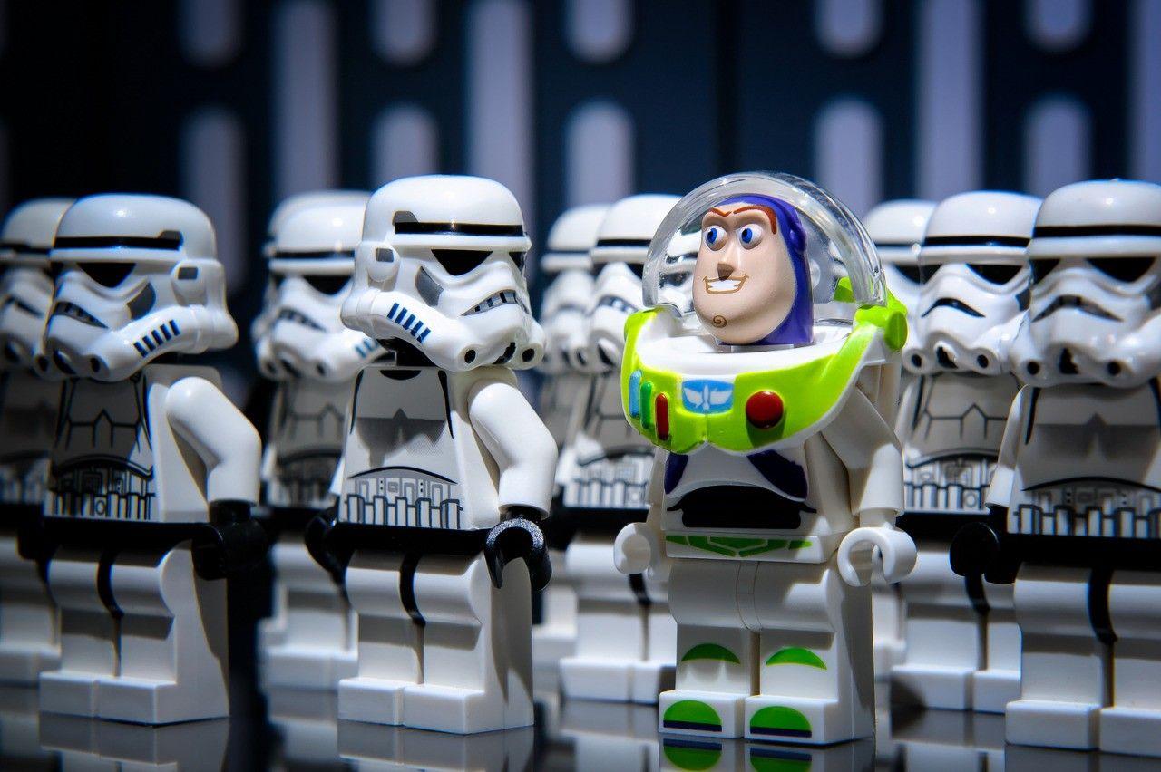 Creative & Graphics Lego Star Wars Stormtroopers wallpaper Desktop