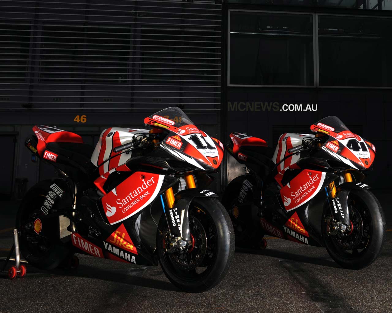 Yamaha R1 SuperBike Wallpaper