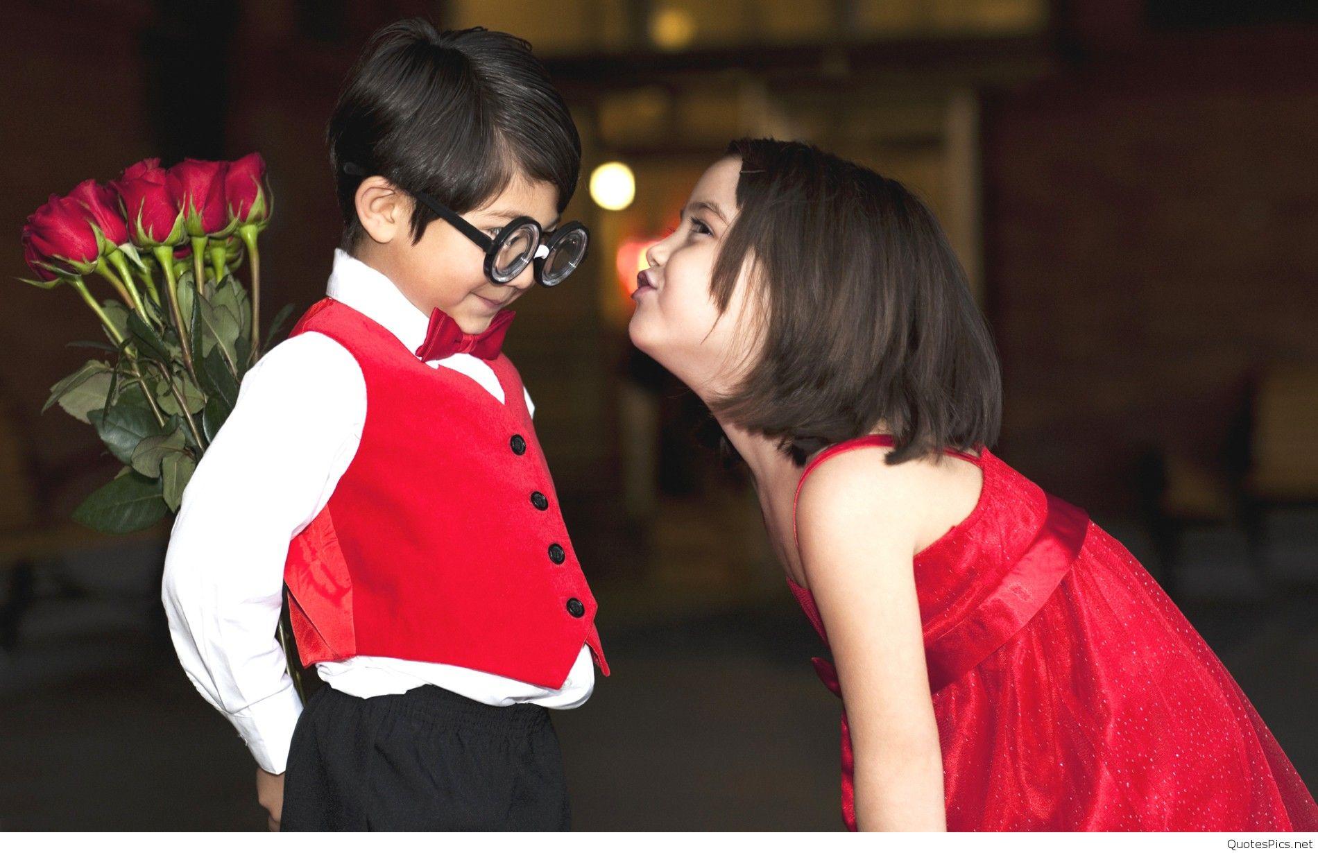 Amazing love couple wallpaper for Facebook picture