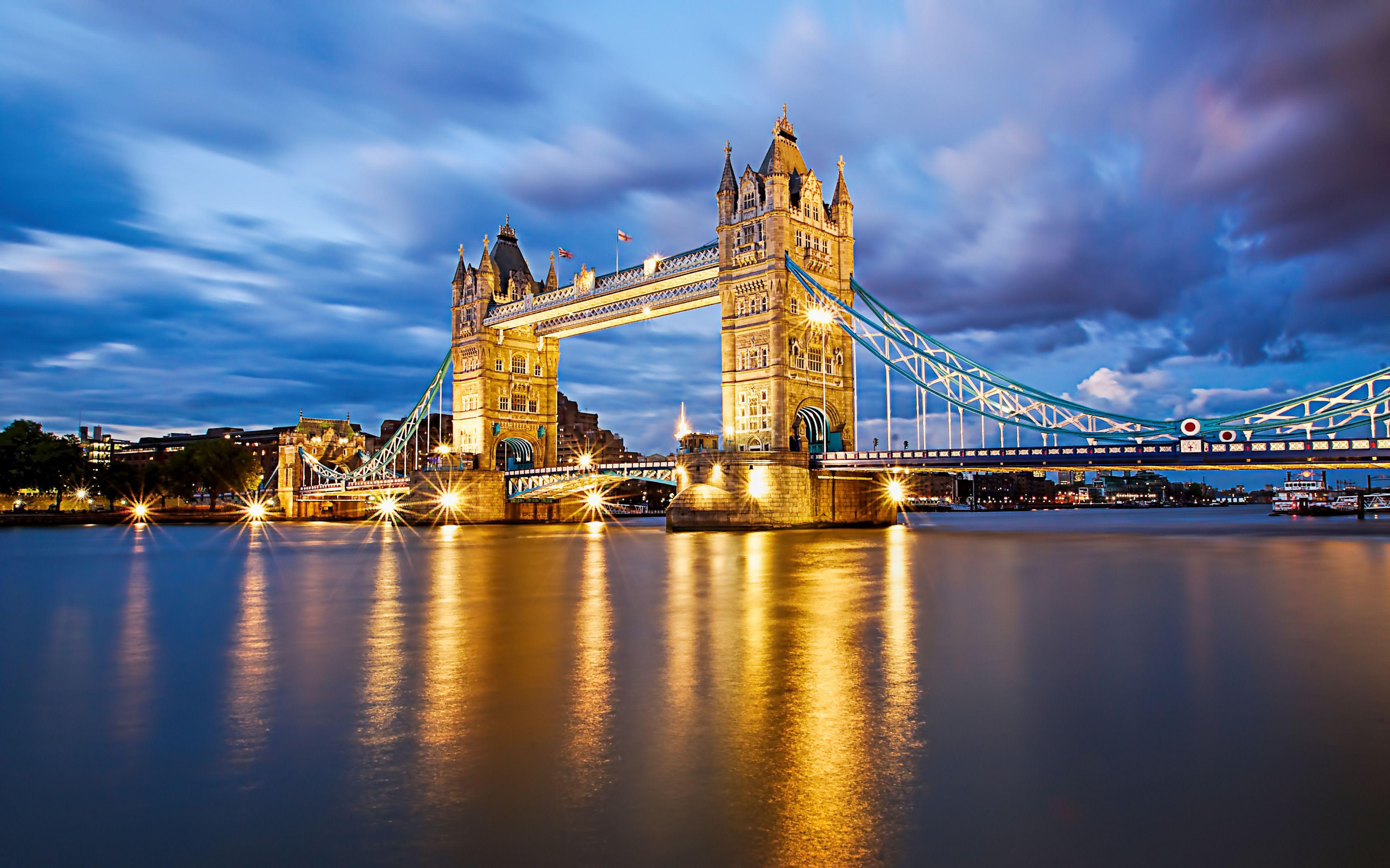 Tower Bridge, Thames River, London, England, Golden widescreen