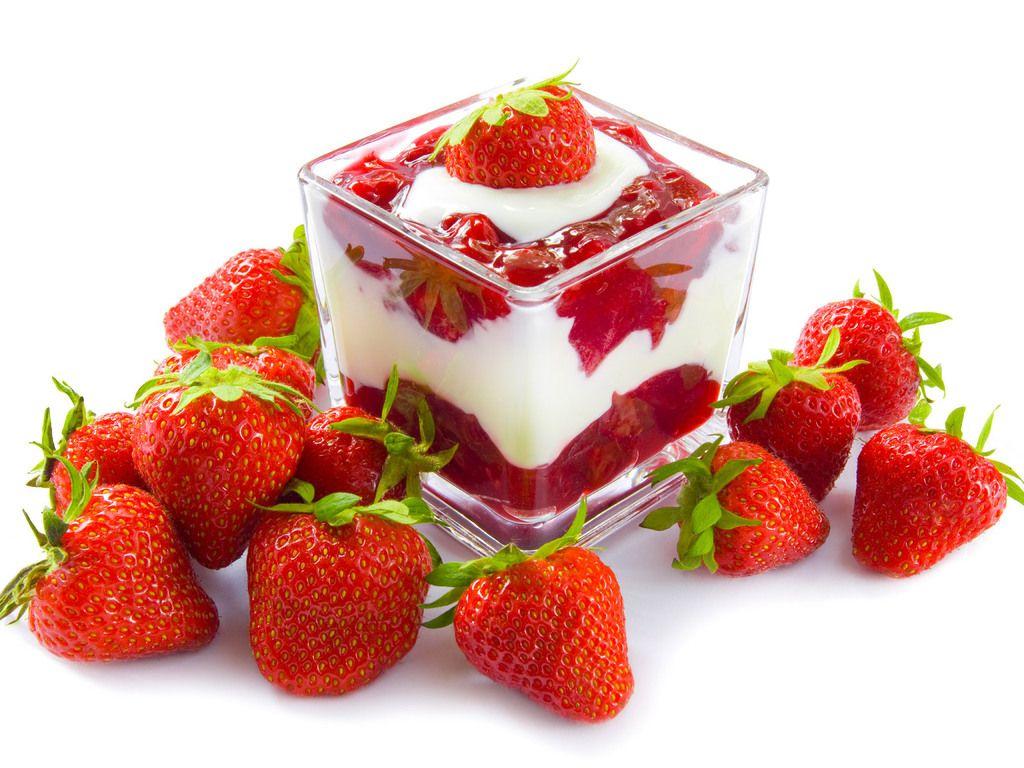Strawberry And Ice Cream Wallpaper