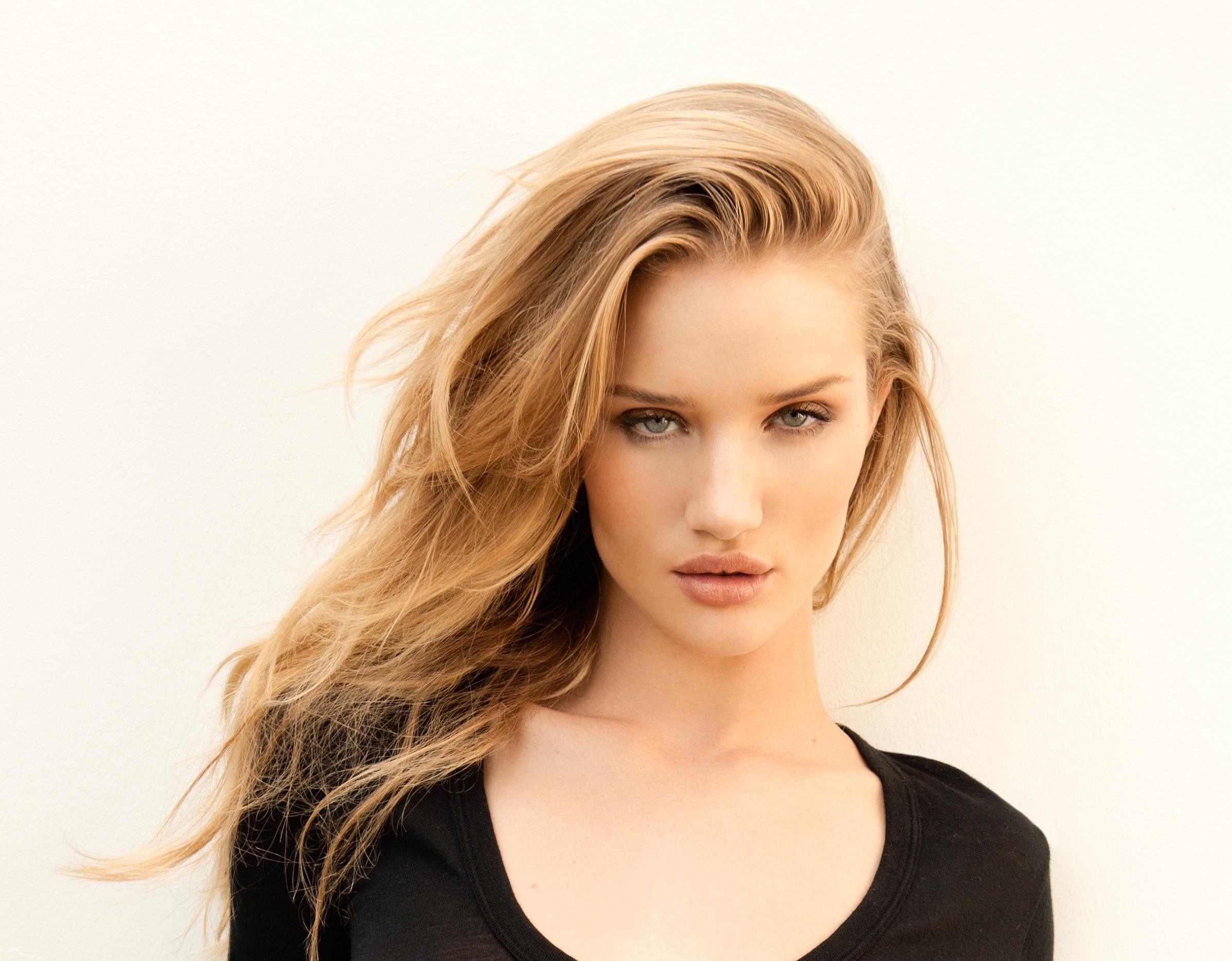 Rosie Huntington Whiteley HD Wallpaper For Desktop Download