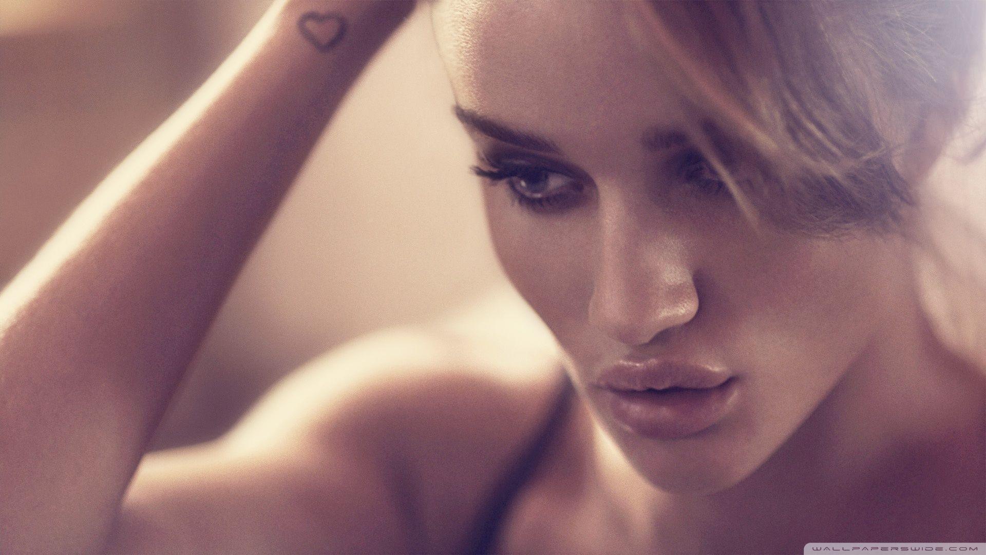 Rosie Huntington Whiteley ❤ 4K HD Desktop Wallpaper For 4K Ultra HD