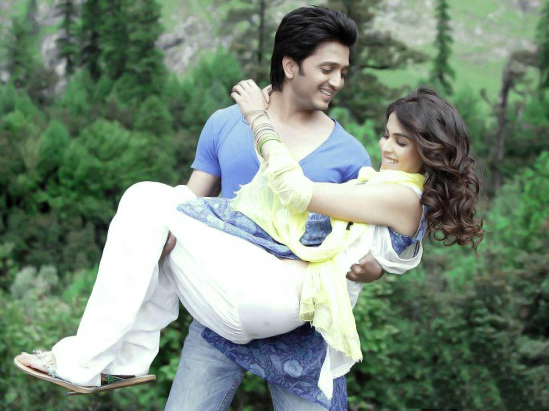 Bollywood Romantic Love Couple Image HD