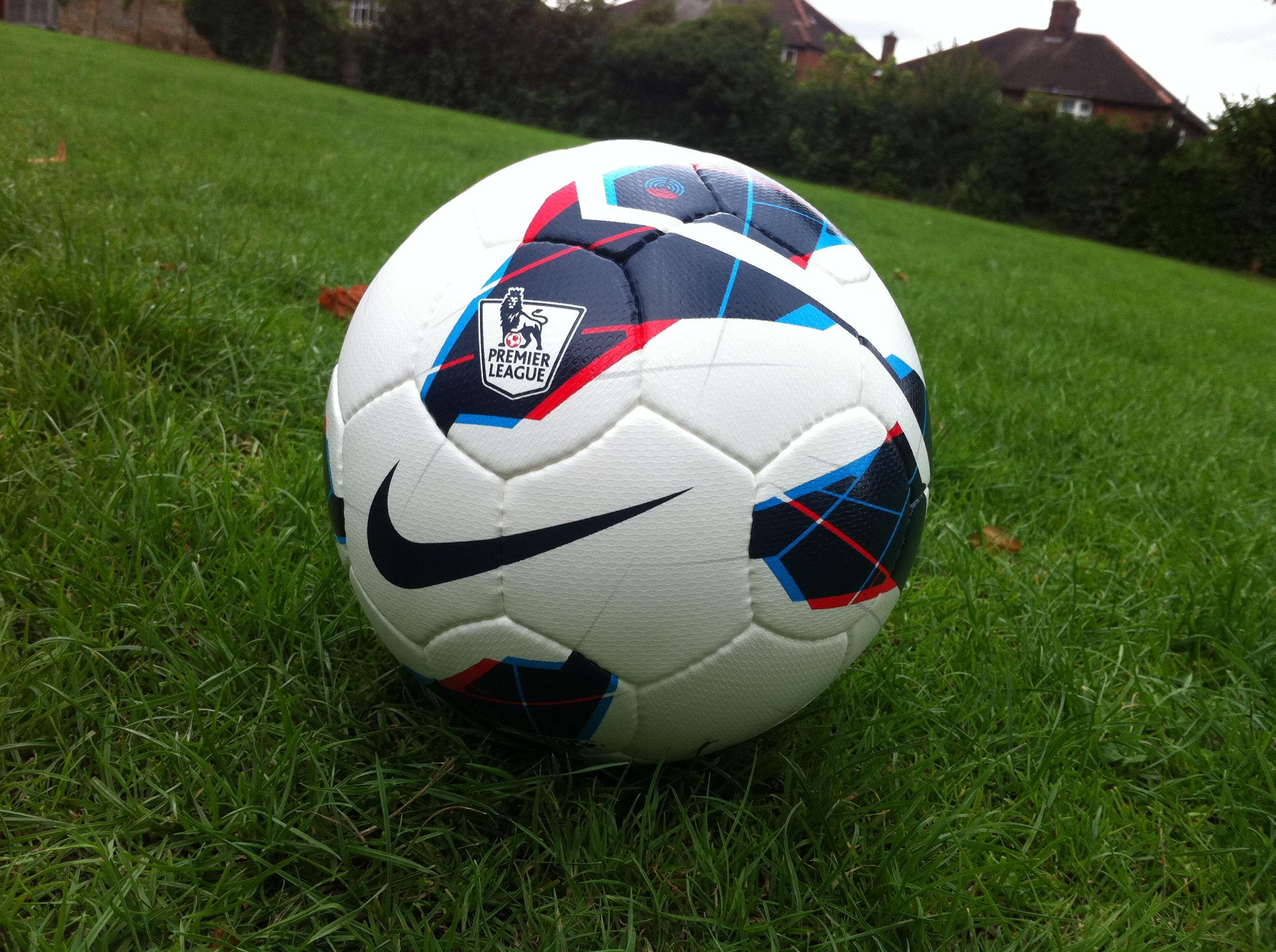 Football playtest review: Nike Maxim