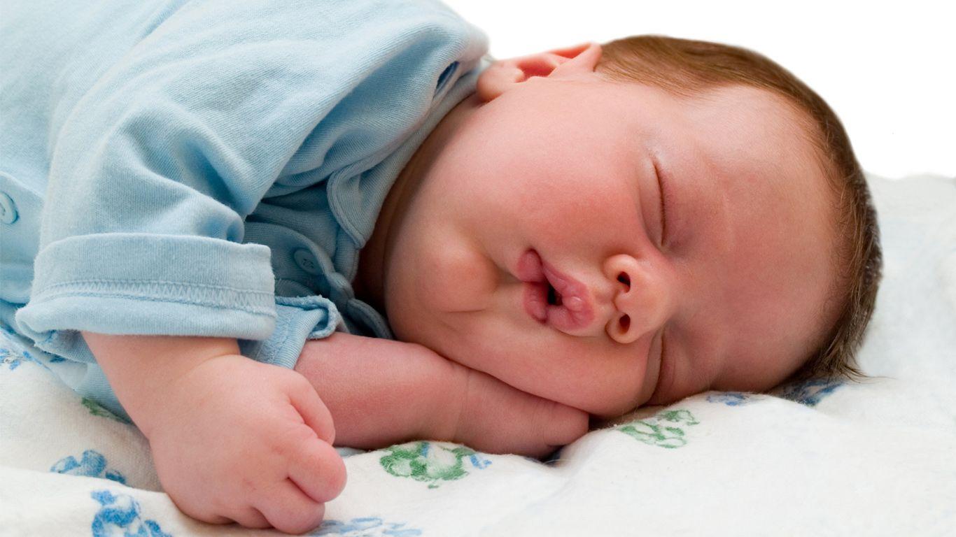 Sweet sleeping babies wallpaper