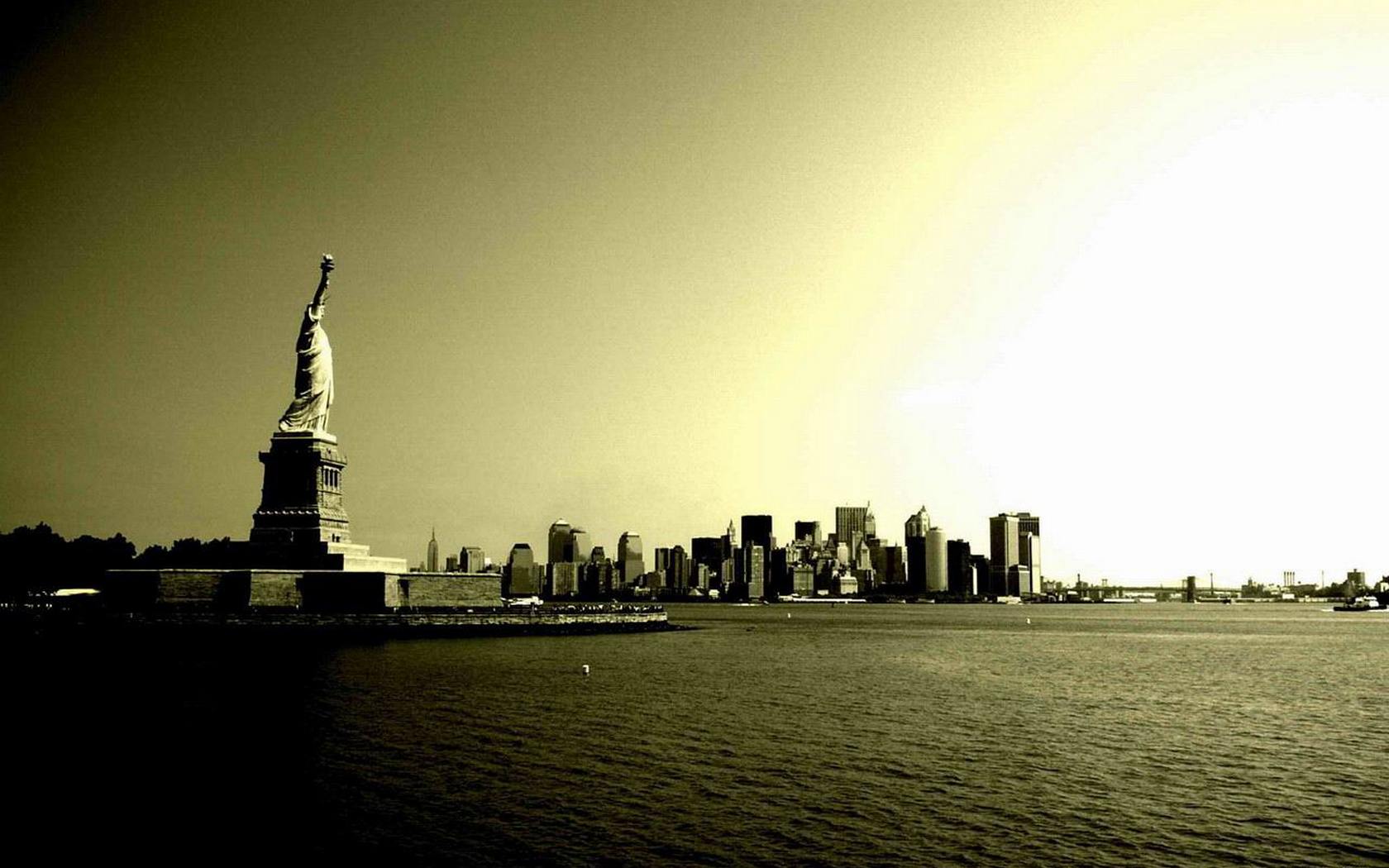 Widescreen Statue Of Liberty Wallpaper