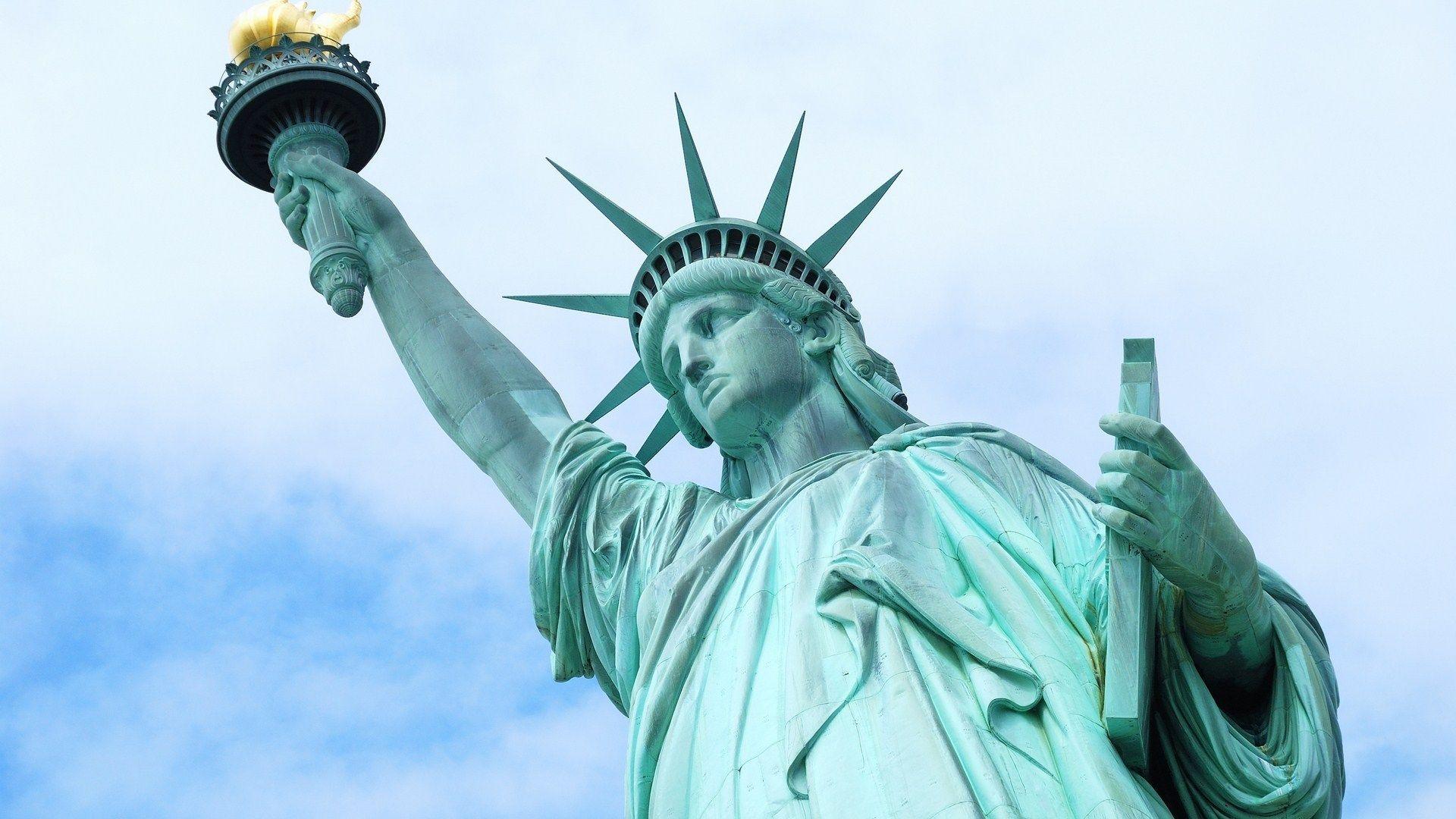 Statue of Liberty Background Wallpaper 17005