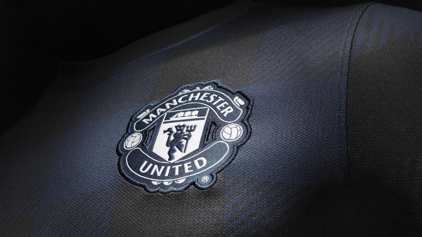 Nike Unveils Manchester United Away Kit For 2013 14 Season