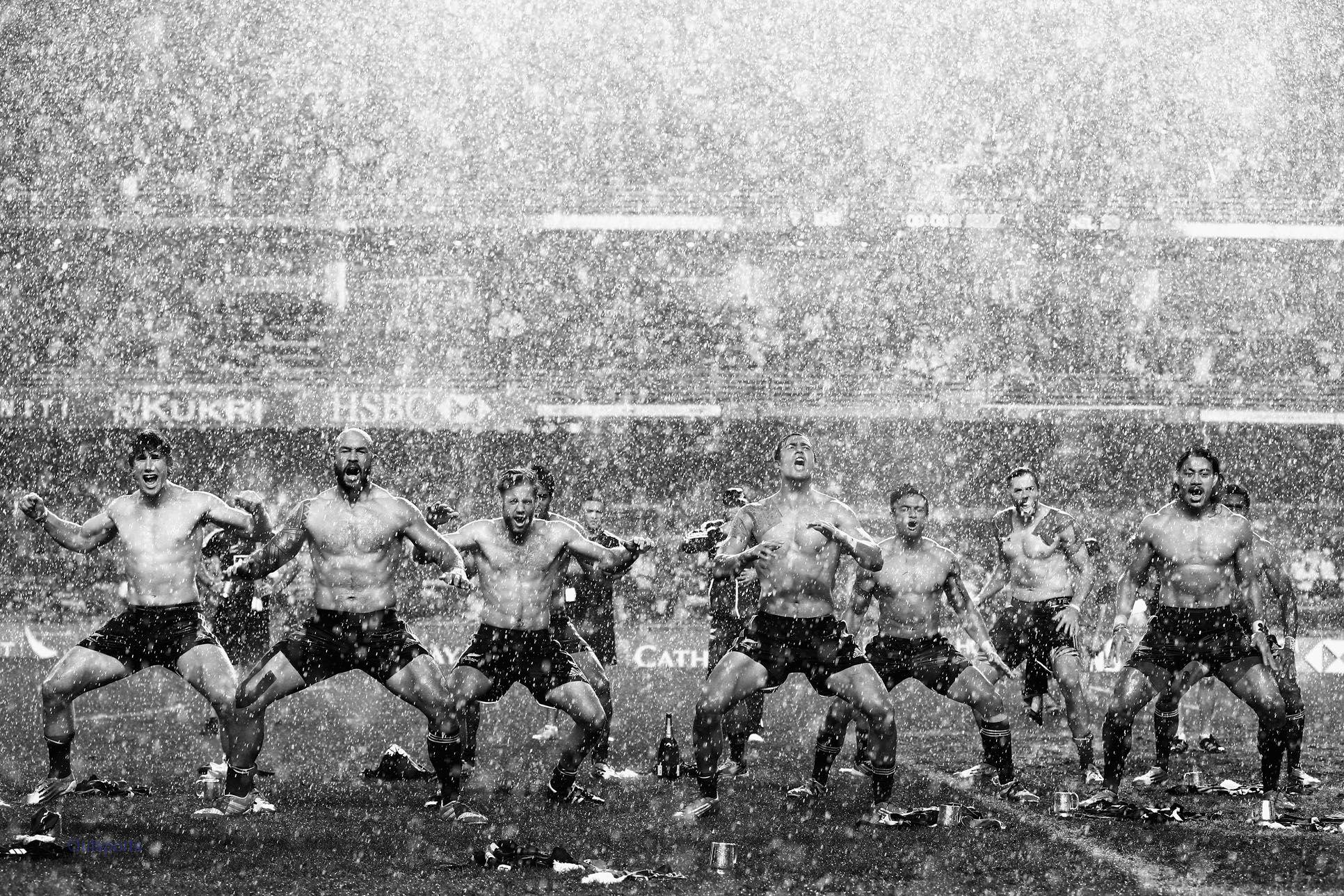 Awesome photo of New Zealand rugby players doing shirtless haka
