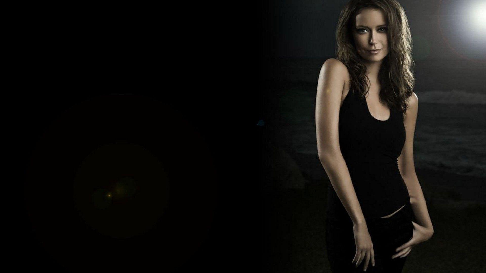 Summer Glau Wallpaper HD / Desktop and Mobile Background