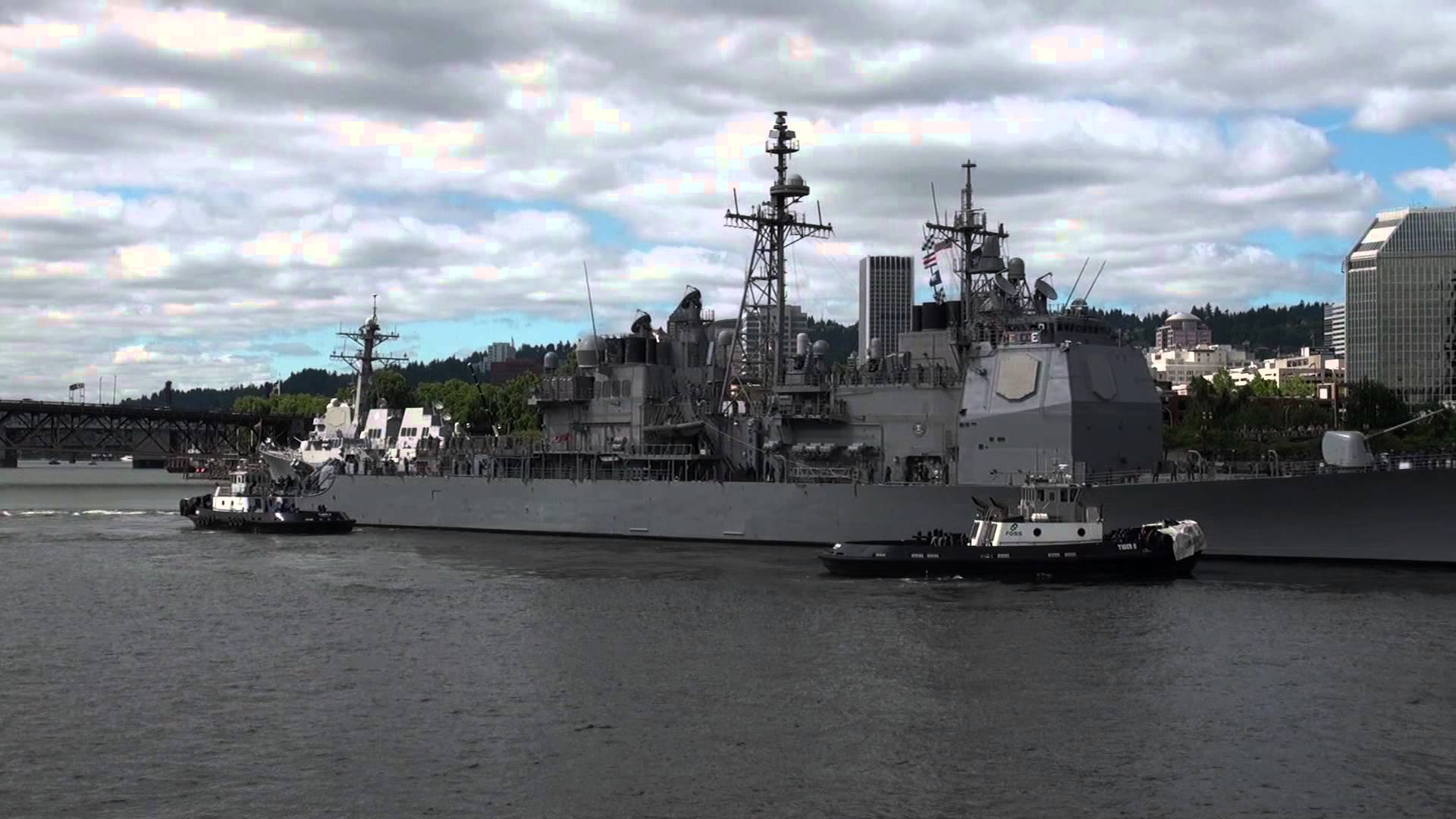 The USS Lake Champlain (CG 57) Out Of The Rose Festival: 6 9 14