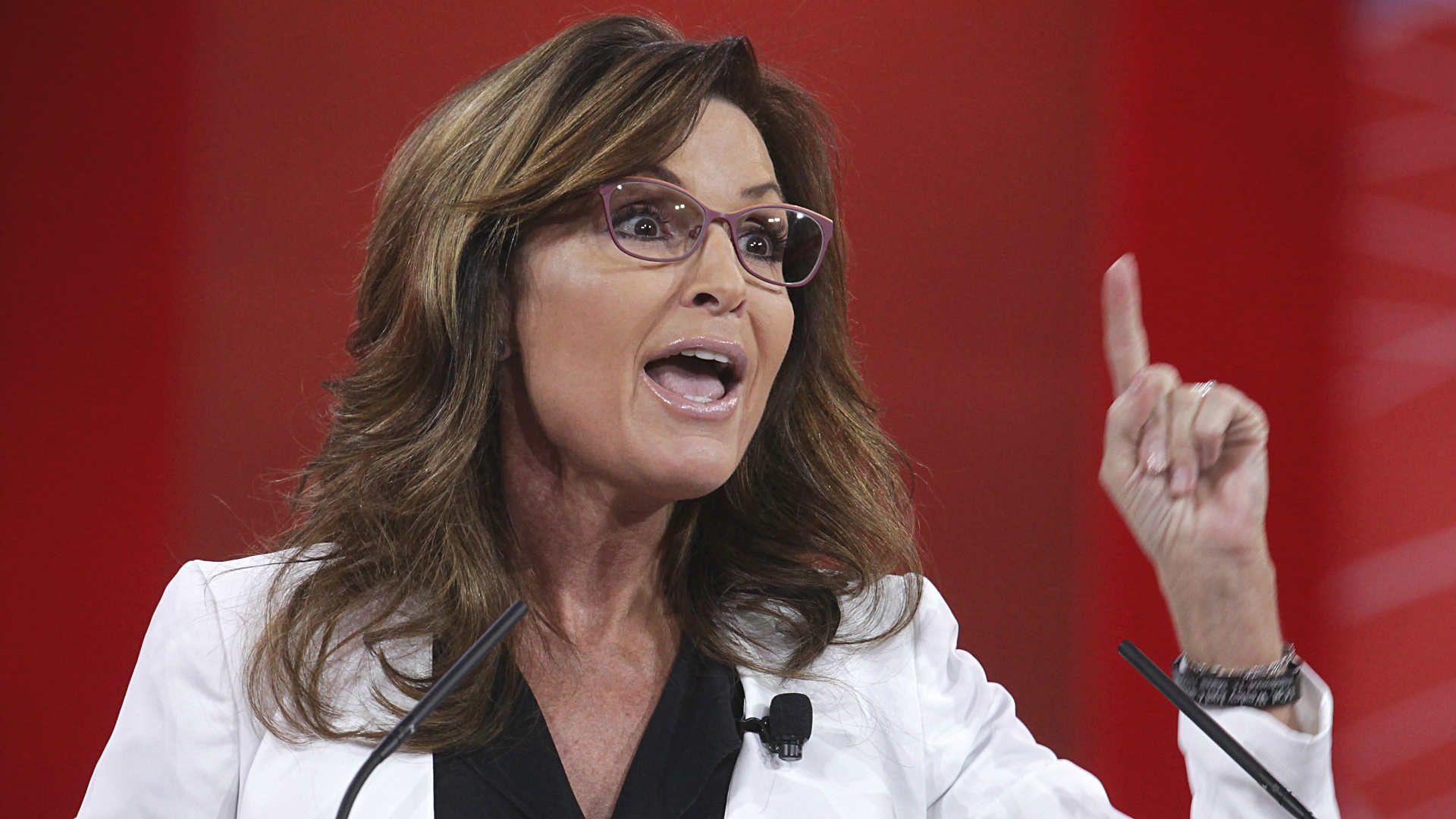 Sarah Palin defends Curt Schilling, blasts ESPN for buying into
