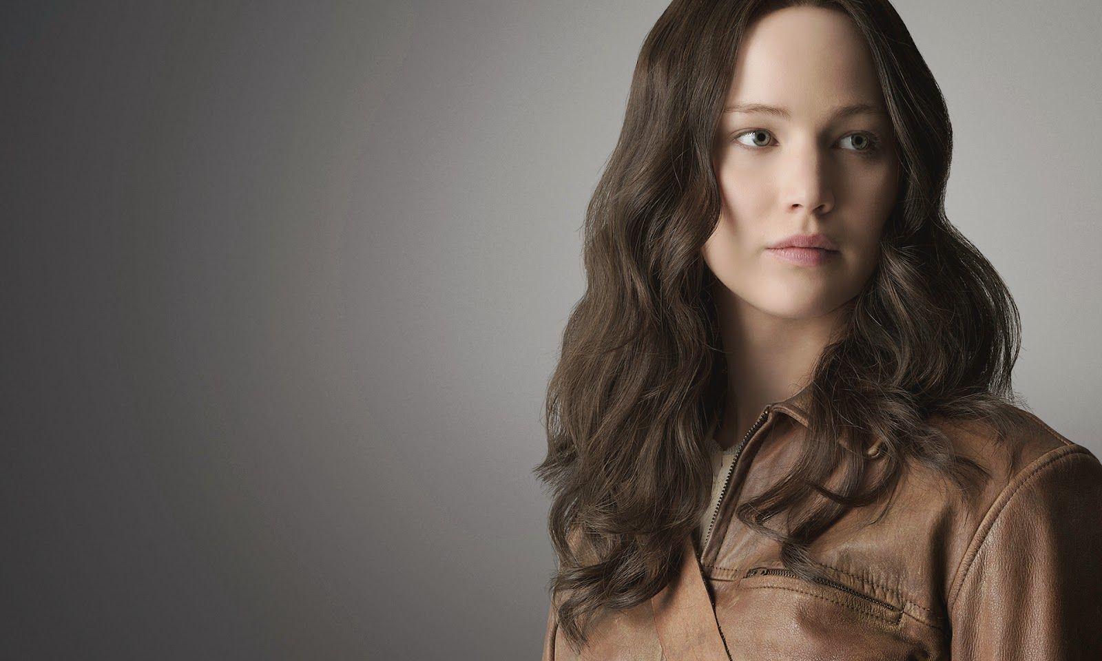 Jennifer Lawrence As Katniss Everdeen Hunger Games Mockingjay Part 1