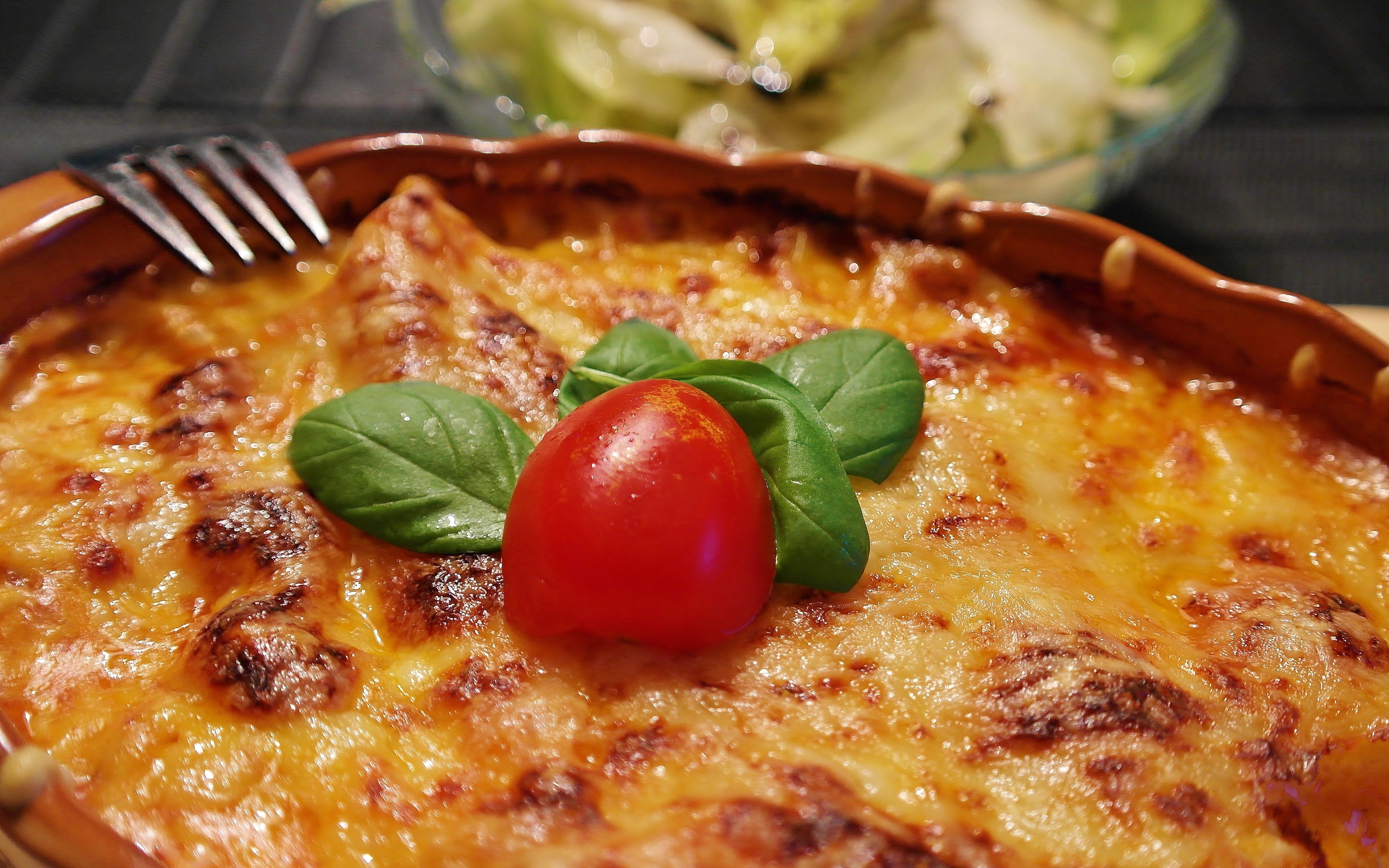 Download wallpaper 3840x2400 lasagna, cheese, tomatoes, appetizing