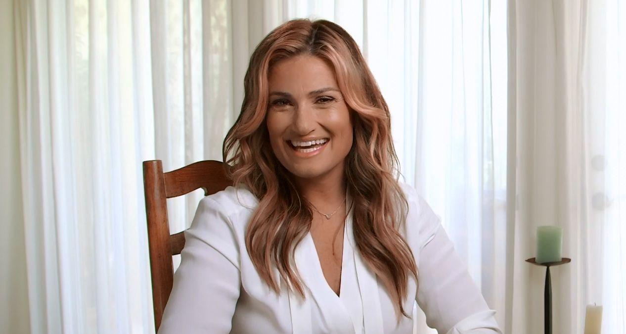 Idina Menzel Predicted This 'Let It Go' Mess Up Would Happen on Tour