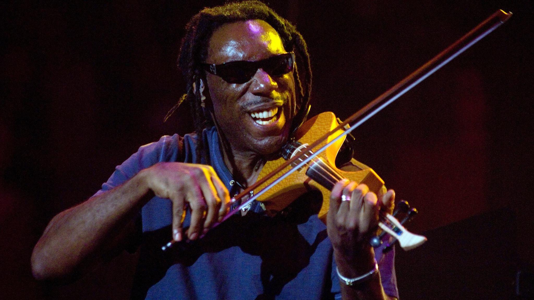 Boyd Tinsley Of The Dave Matthews Band Accused Of Sexual Misconduct