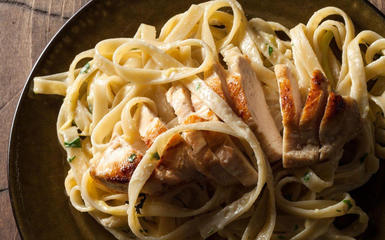 Chicken Alfredo with Zucchini Ribbons Recipe