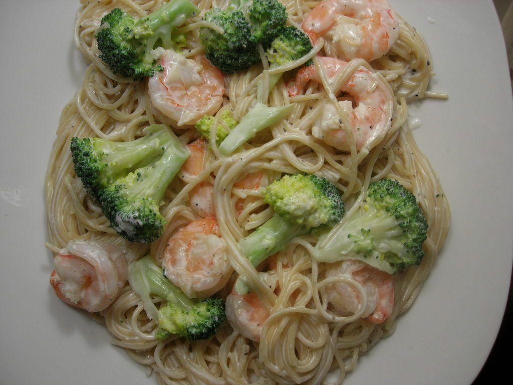 The Cooking Academic: Shrimp and Broccoli Fettuccine Alfredo