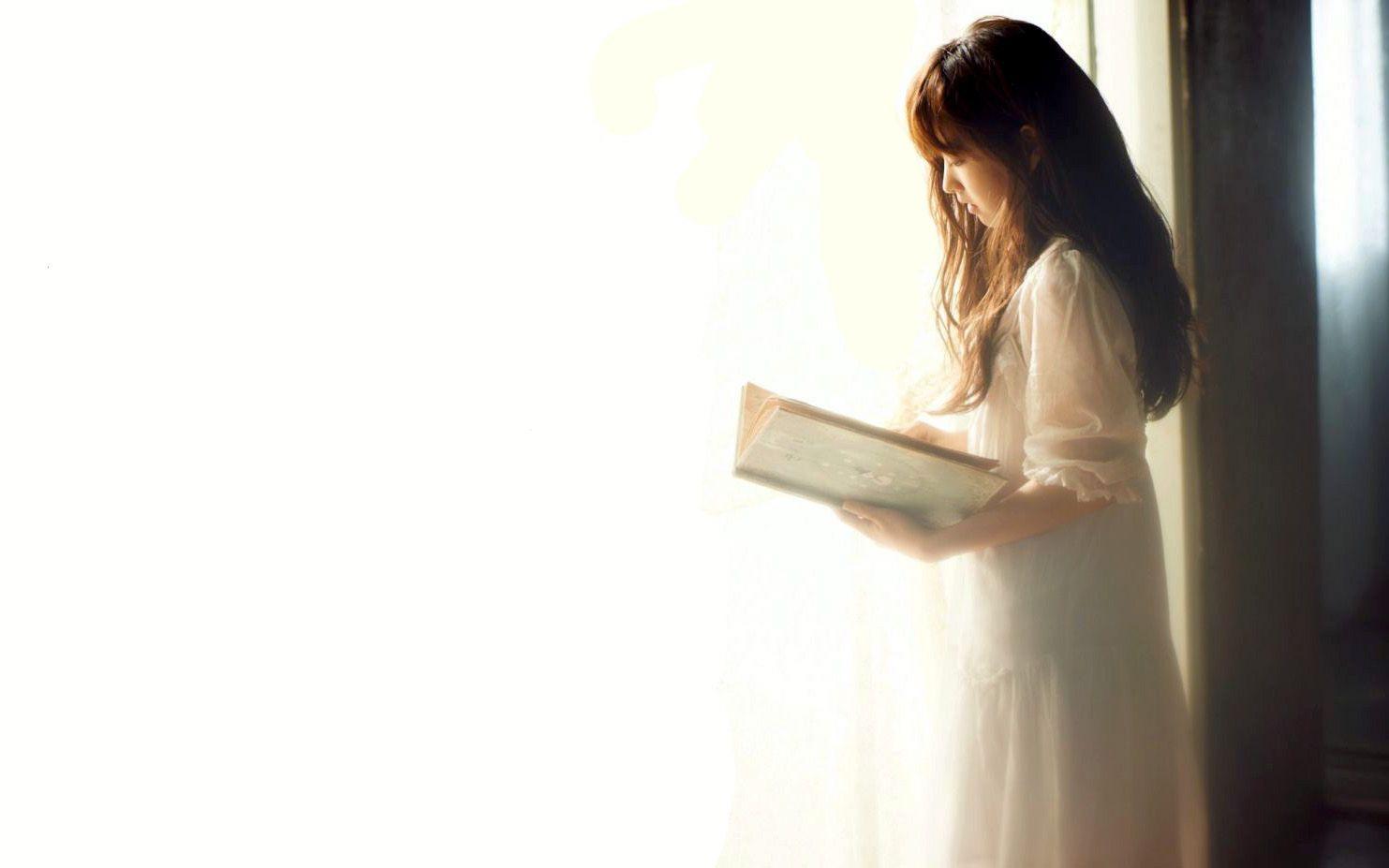 Cute Park Bo Young Wide Wallpaper