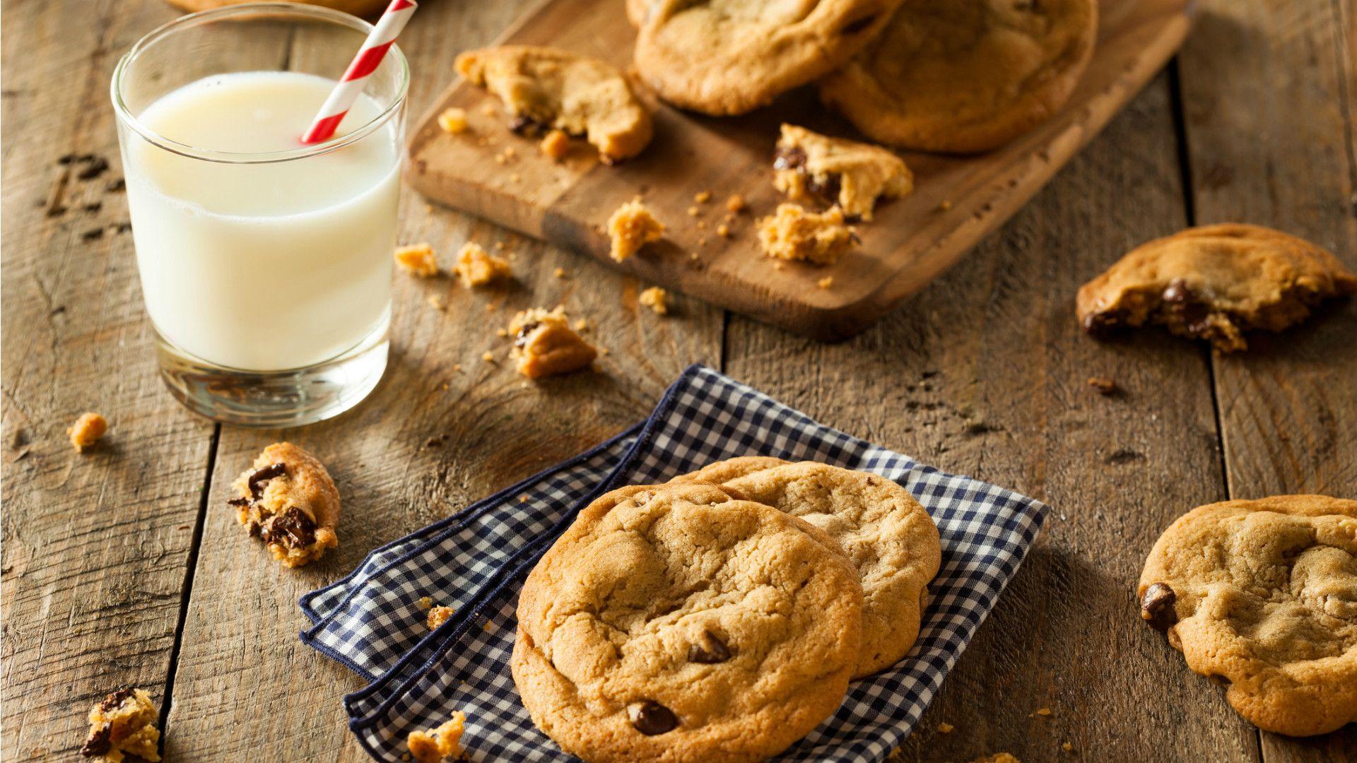 Chocolate Chip Cookie Wallpaper