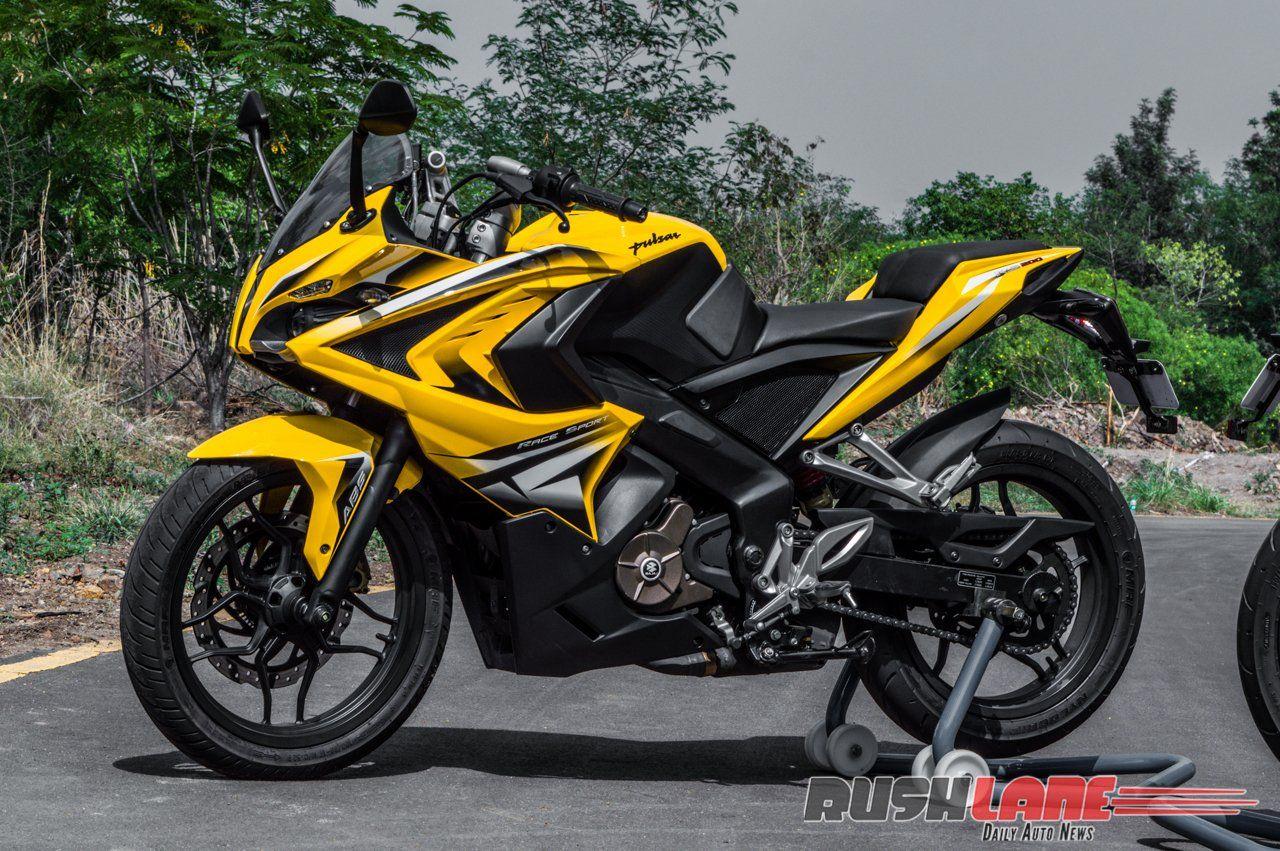 Bajaj Pulsar RS200 BSIII stock is being sold at INR 000 flat