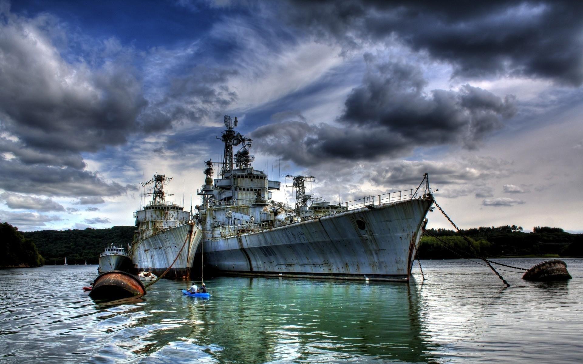 Decommissioned Navy Ships Hdr Wallpaper