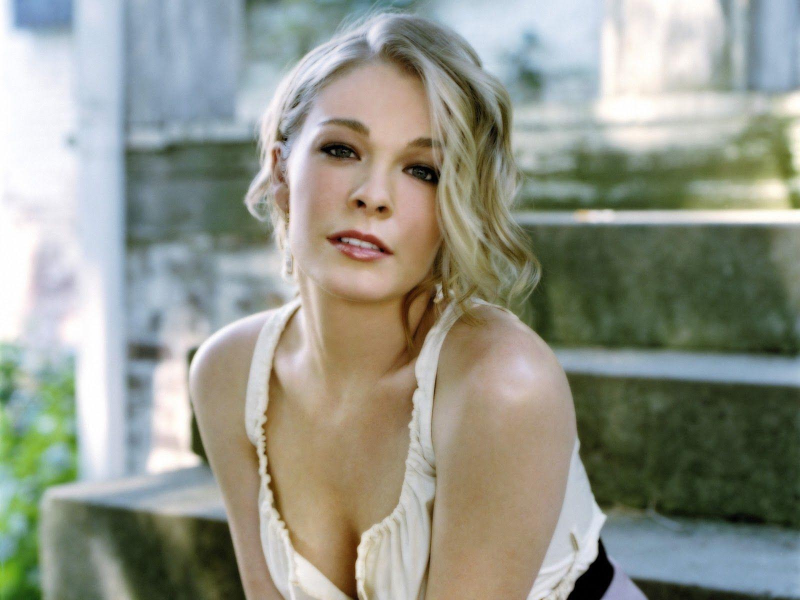 LeAnn Rimes Booking Agent Contact & Private Performance Fee