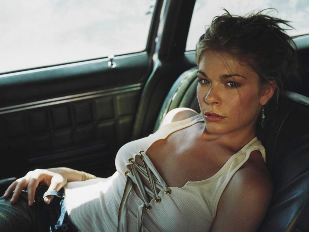 New Hollywood Stars: LeAnn Rimes Hot Picture And Image Gallery 2012