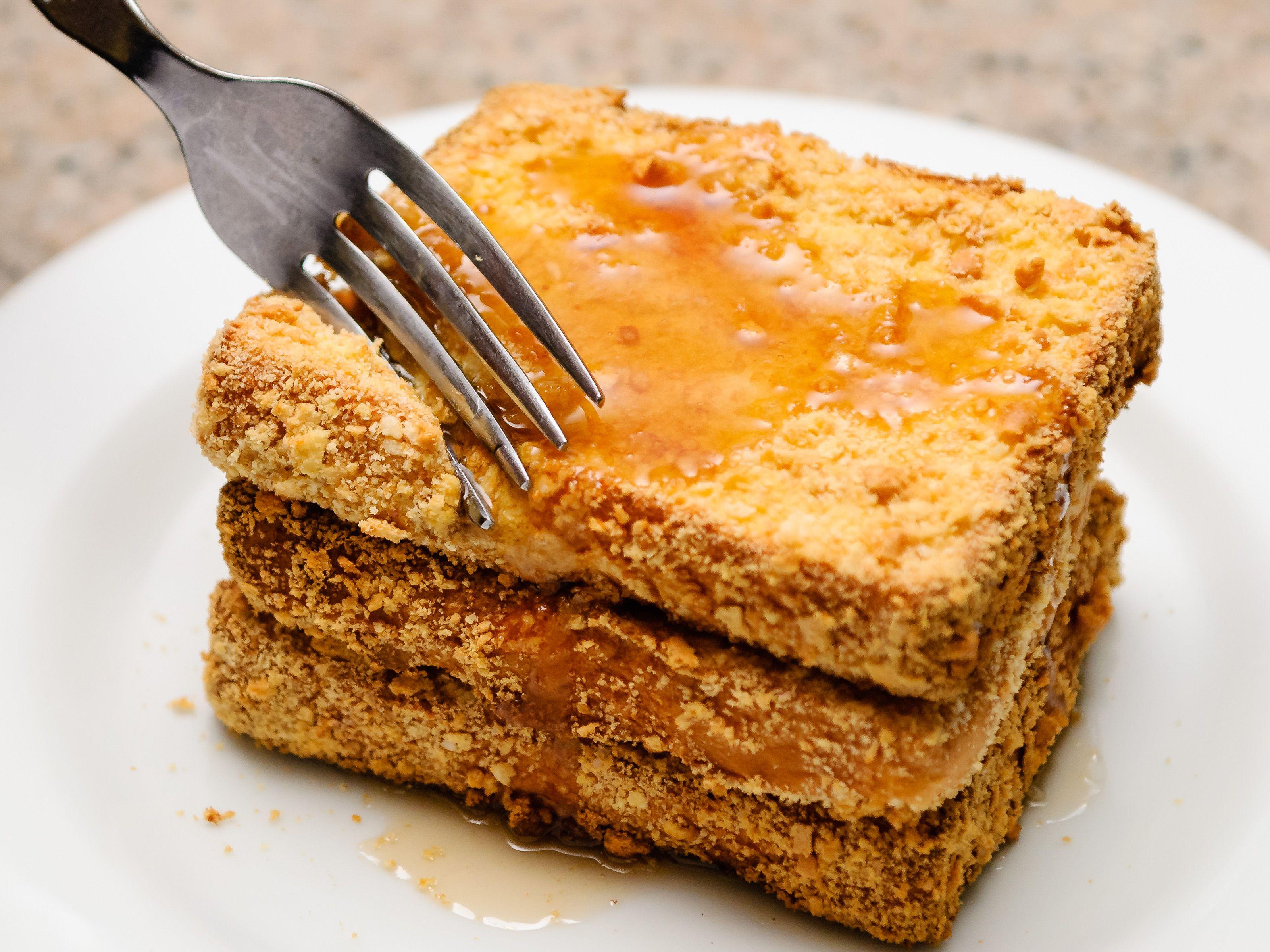 How to Make Cinnamon Crunch French Toast: 7 Steps (with Picture)