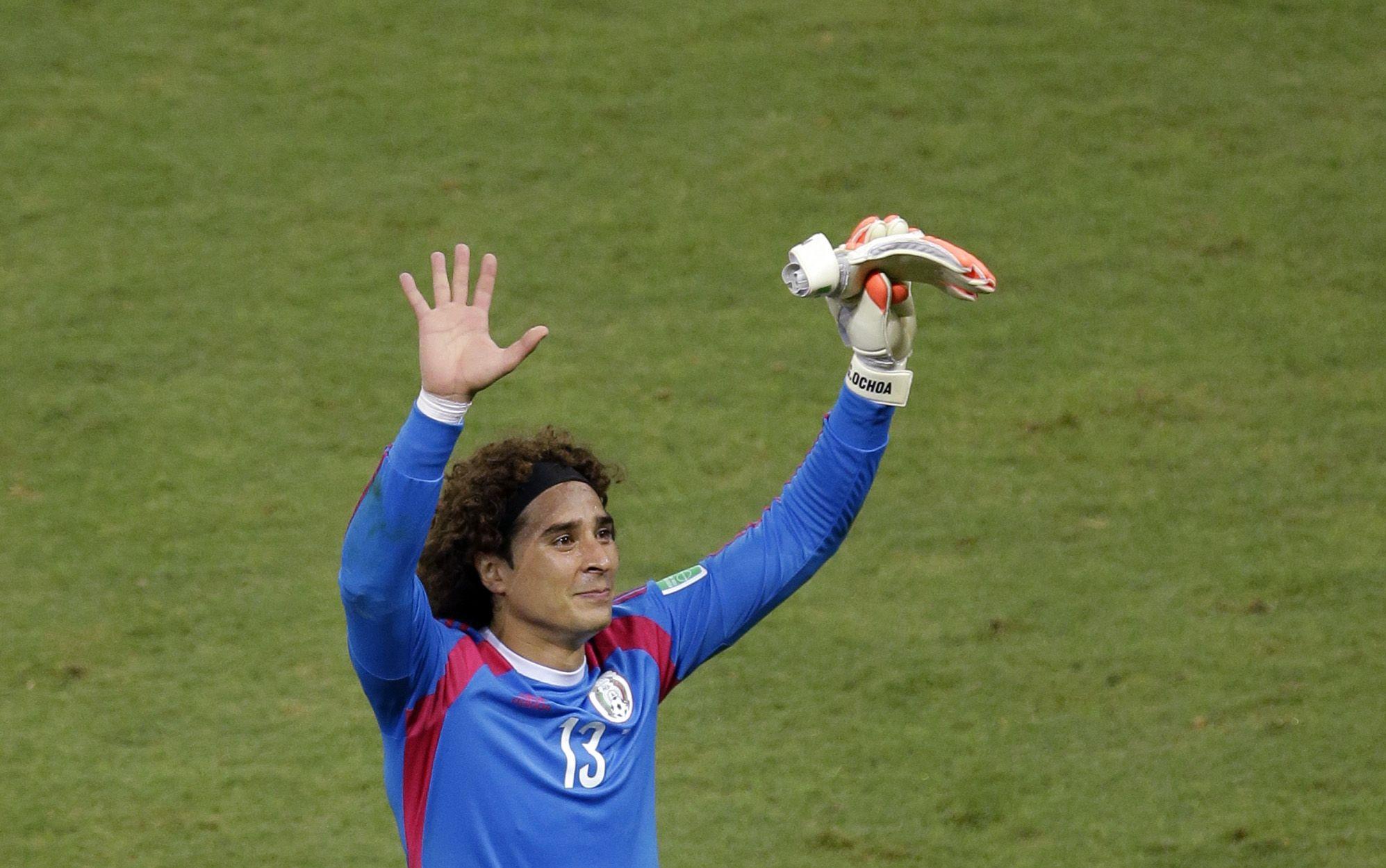 Saludos de Guillermo Ochoa HD 1995x1250