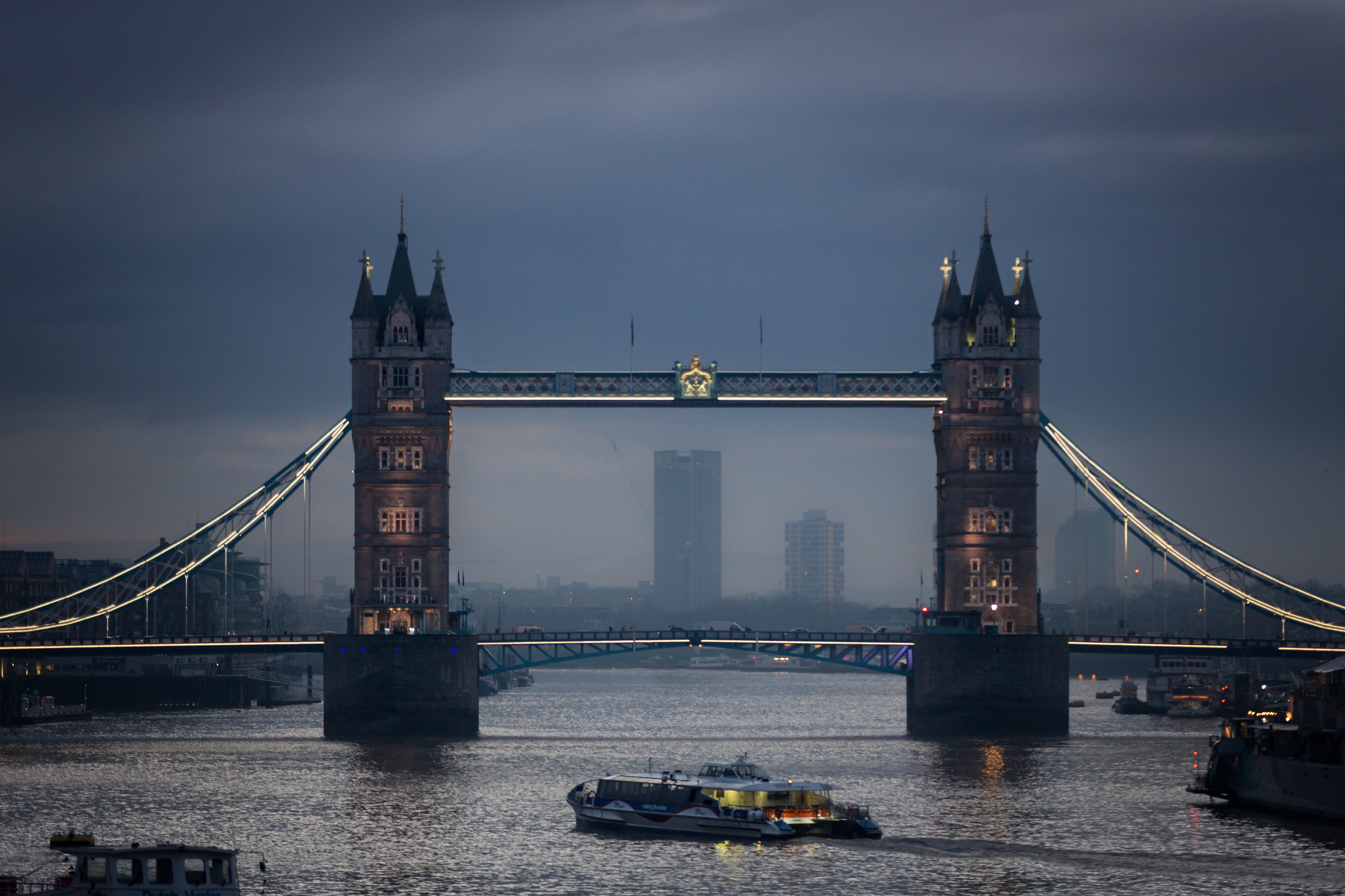 Twin Tower Bridge London at night HD wallpapers
