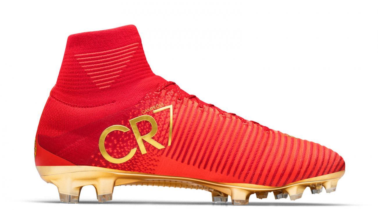 cr 7 soccer boots