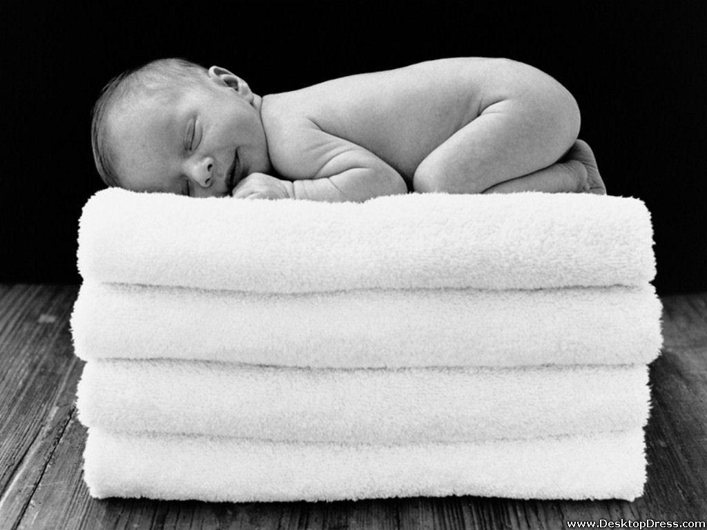 Desktop Wallpaper Babies Background New Born Baby on Towel