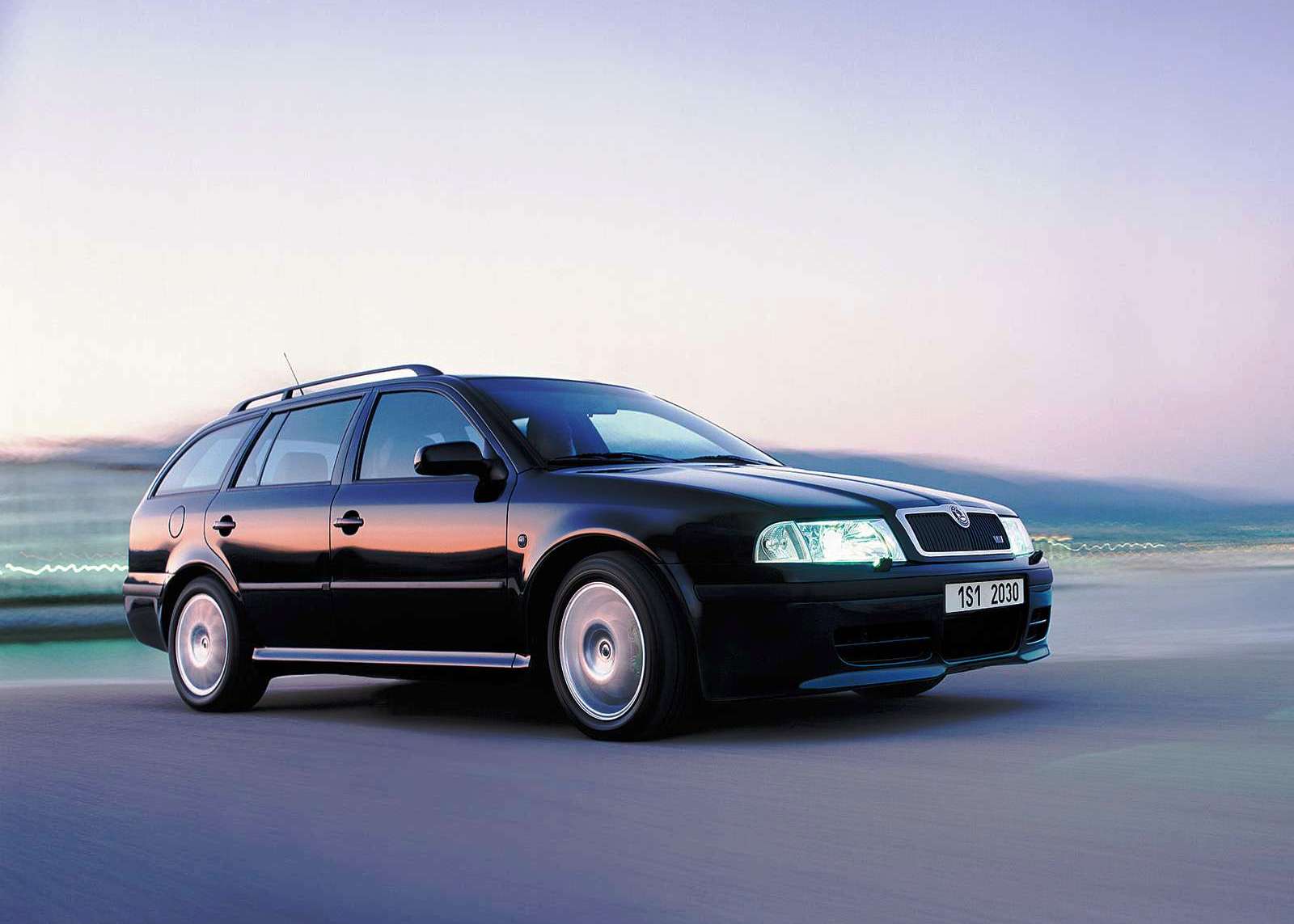 Skoda Octavia Combi RS Picture, Image