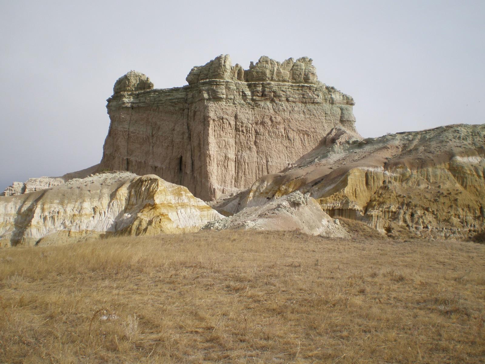 Castle Rock In South Dakota: Nature: Mountains Wallpaper