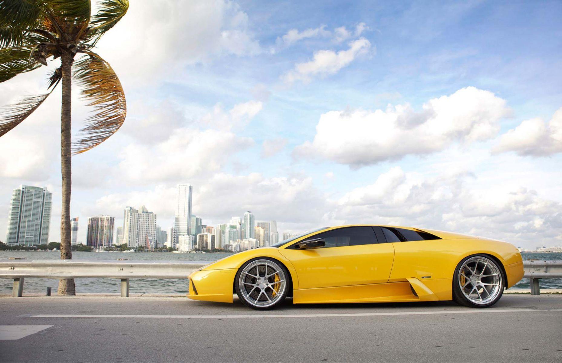 Lamborghini Yellow Side View. HD Lamborghini Wallpaper for Mobile