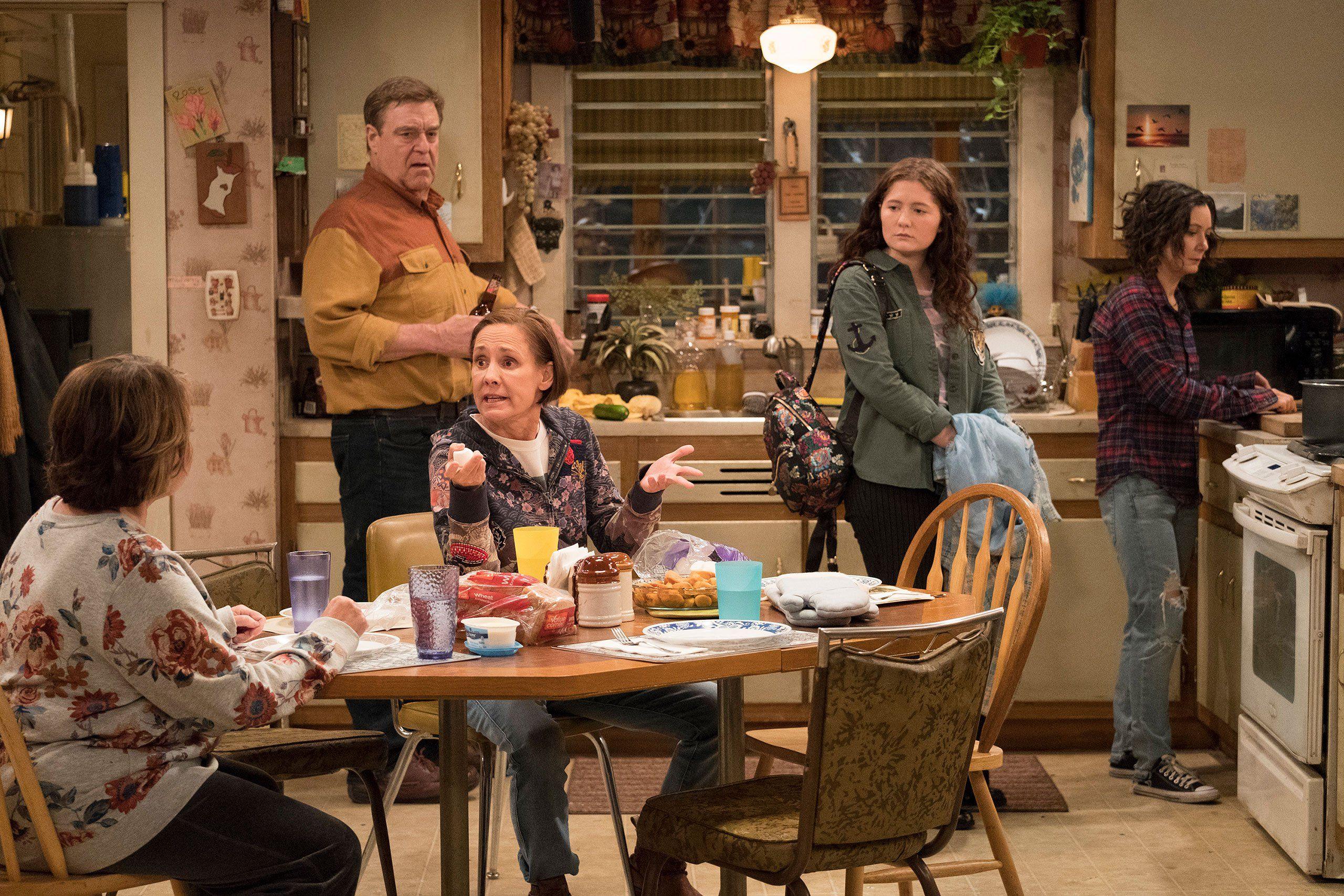 Laurie Metcalf: It's So 'Surreal' to Return to 'Roseanne'