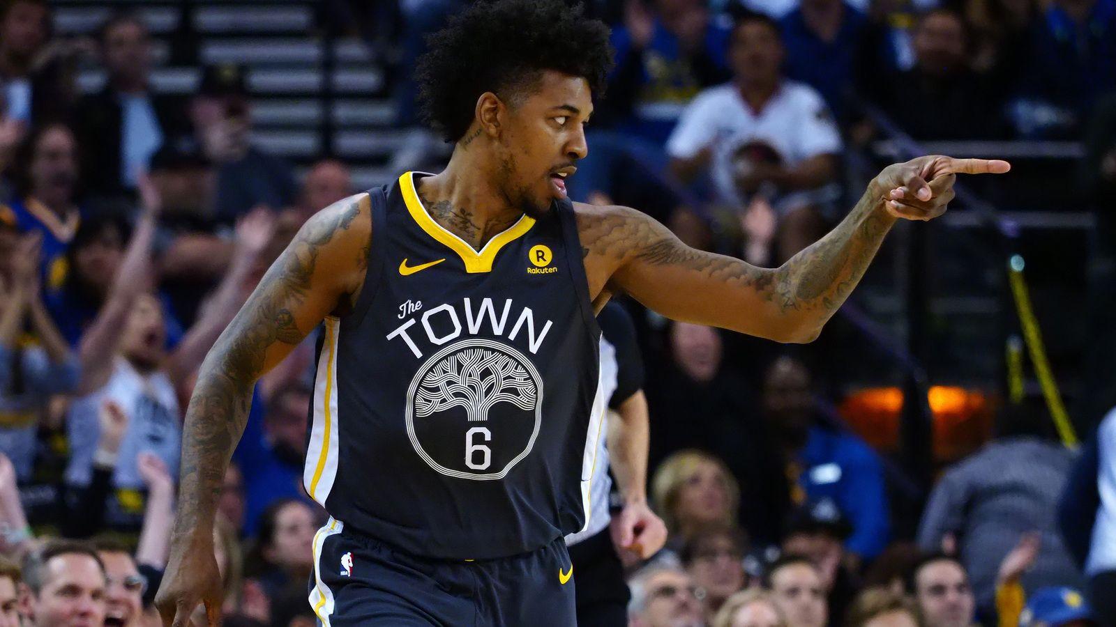 WATCH: Nick Young arrives in silk robe, boxers for Warriors' playoff