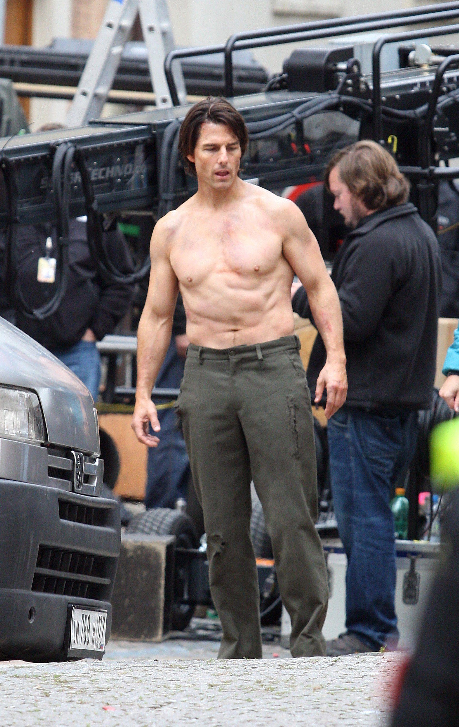 Pictures of Tom Cruise Performing Shirtless Stunts on the Set of.