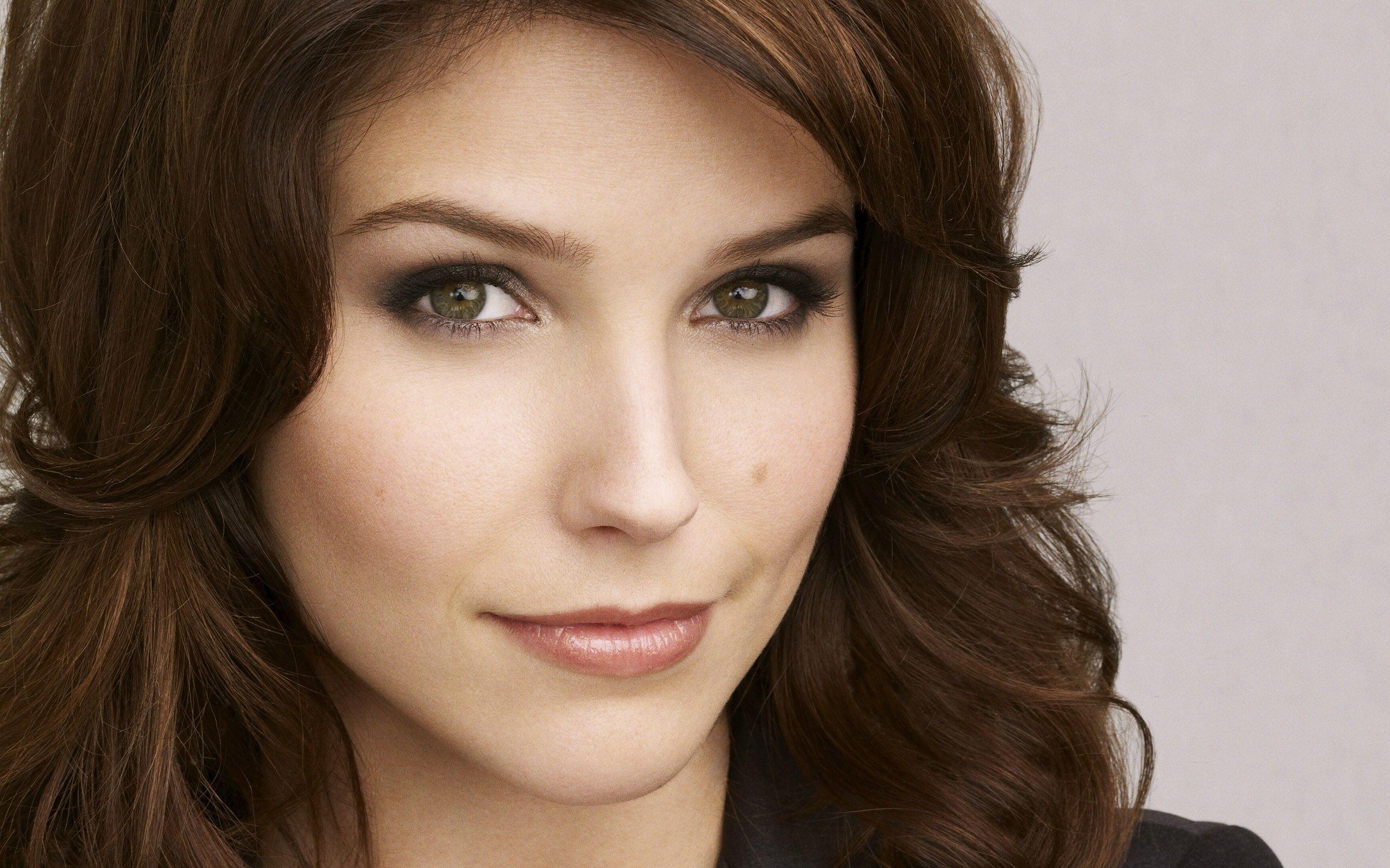 Sophia Bush Wallpaper 46942 2560x1600 px