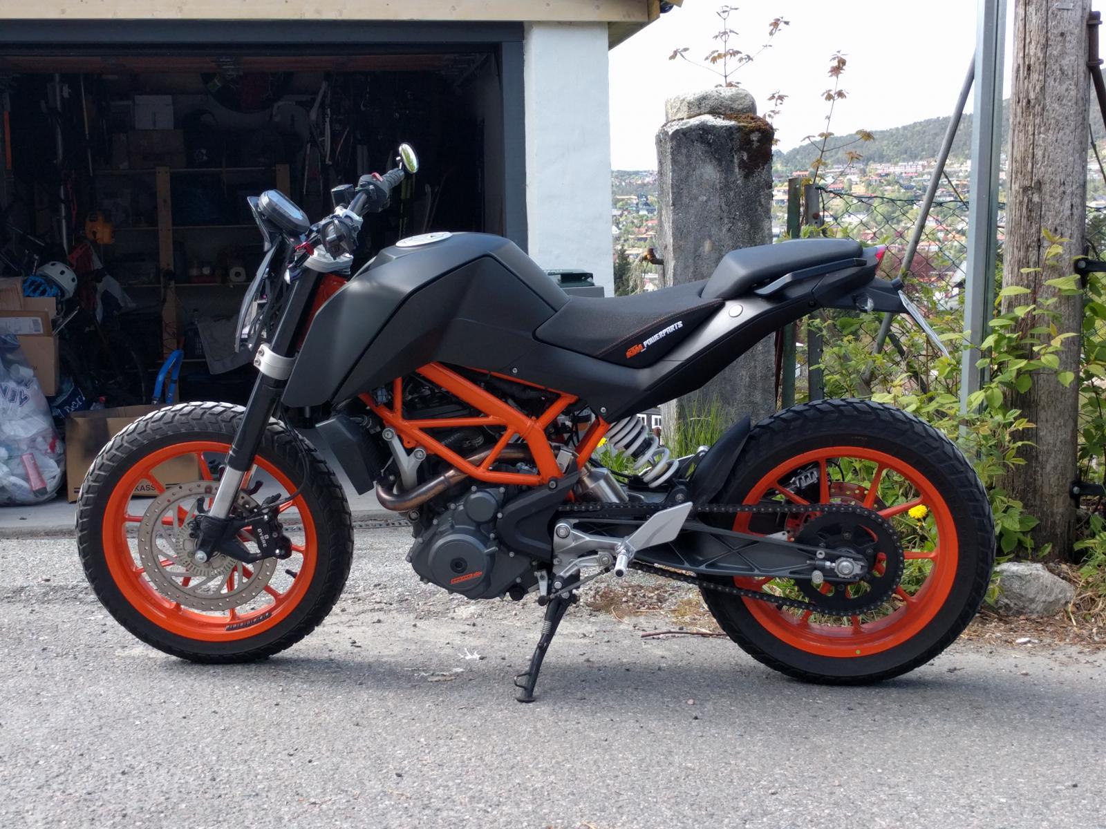 Black wheels or not? Duke 390 Forum
