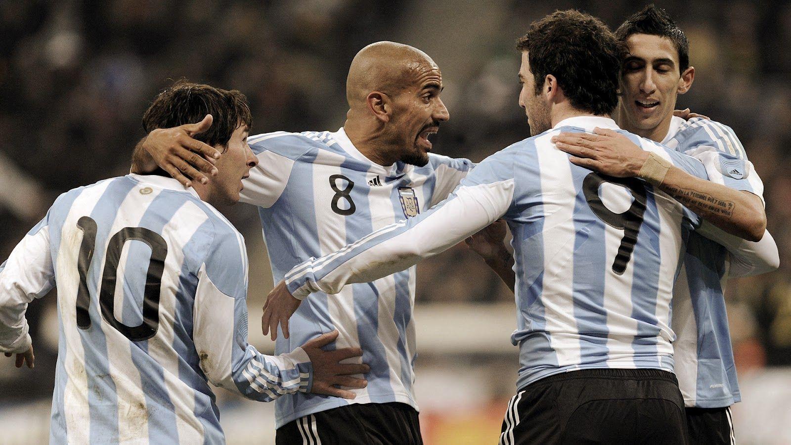 Messi and Higuain in Argentina Football Team. Football Wallpaper HD
