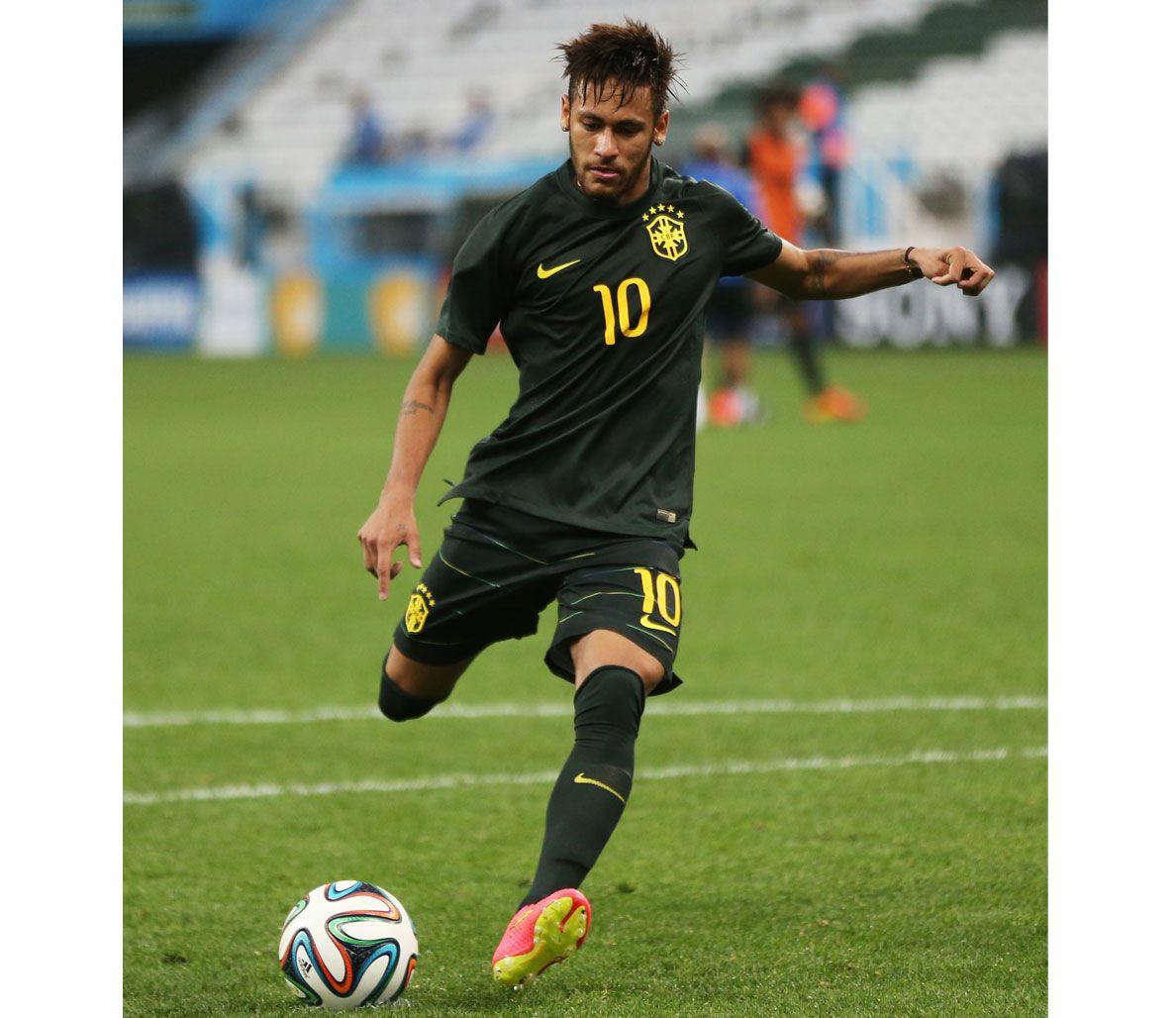 Brazil Neymar Football Soccer Player Free HD Kick Ball Mobile