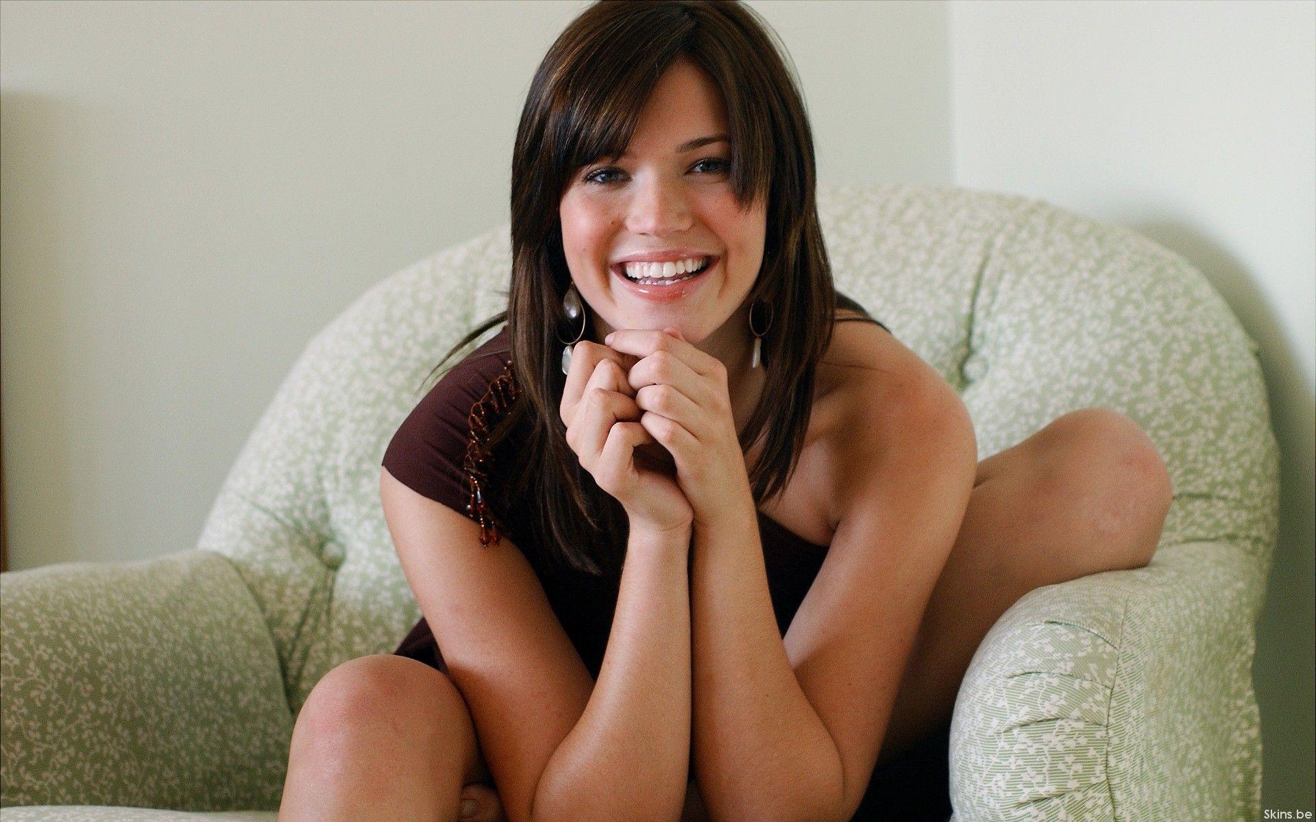 Mandy Moore Full HD Wallpaper and Background Imagex1200