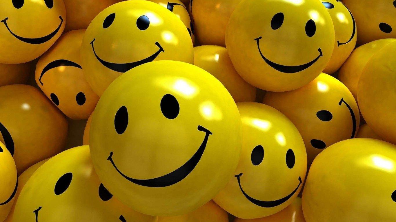 Download HD 3D Yellow Smile Balls Wallpaper